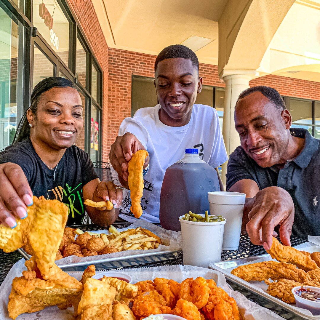3-2-1... DIG IN! Our Family Platters bring all the smiles out! Order a platter on your next visit! You can thank me later!

---------------
#raleighfoodpics #nctriangle #raleigh #hollysprings
#hollyspringseats #raleighfoodies #seafood #brunch #foodst