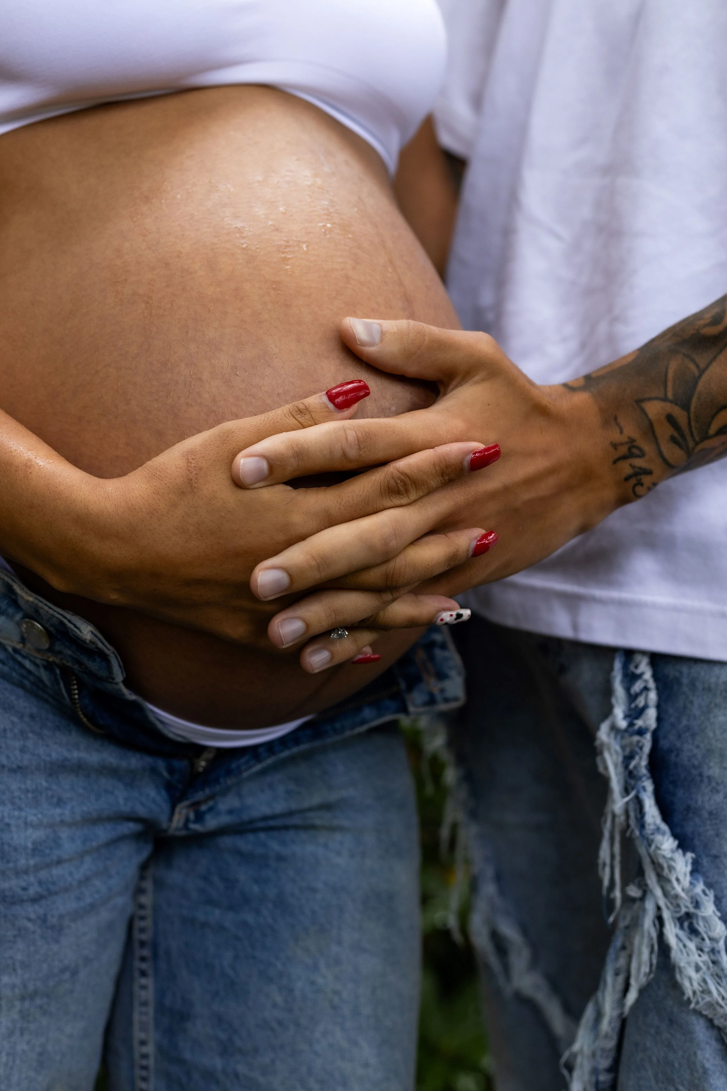 Jas Maternity Shoot-57.jpg