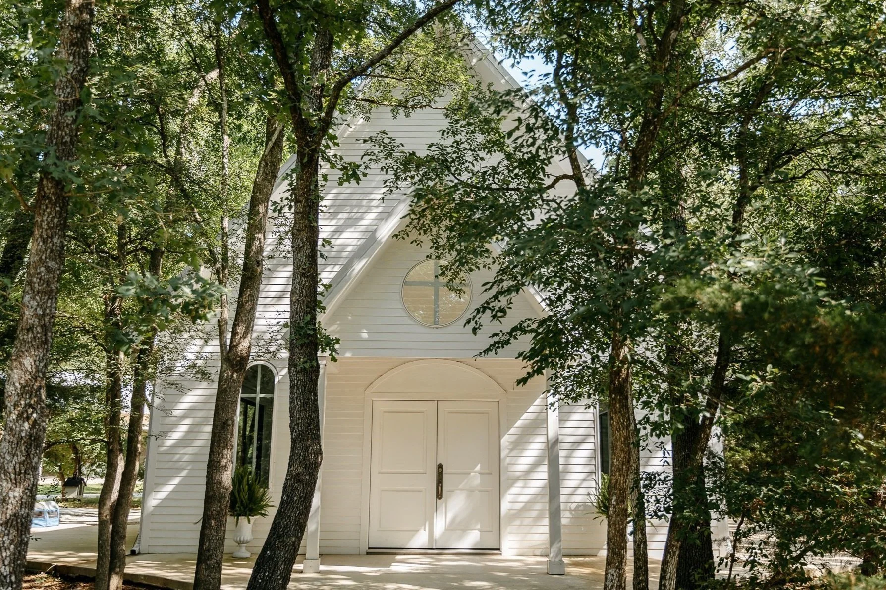 Woodland North Texas wedding chapel
