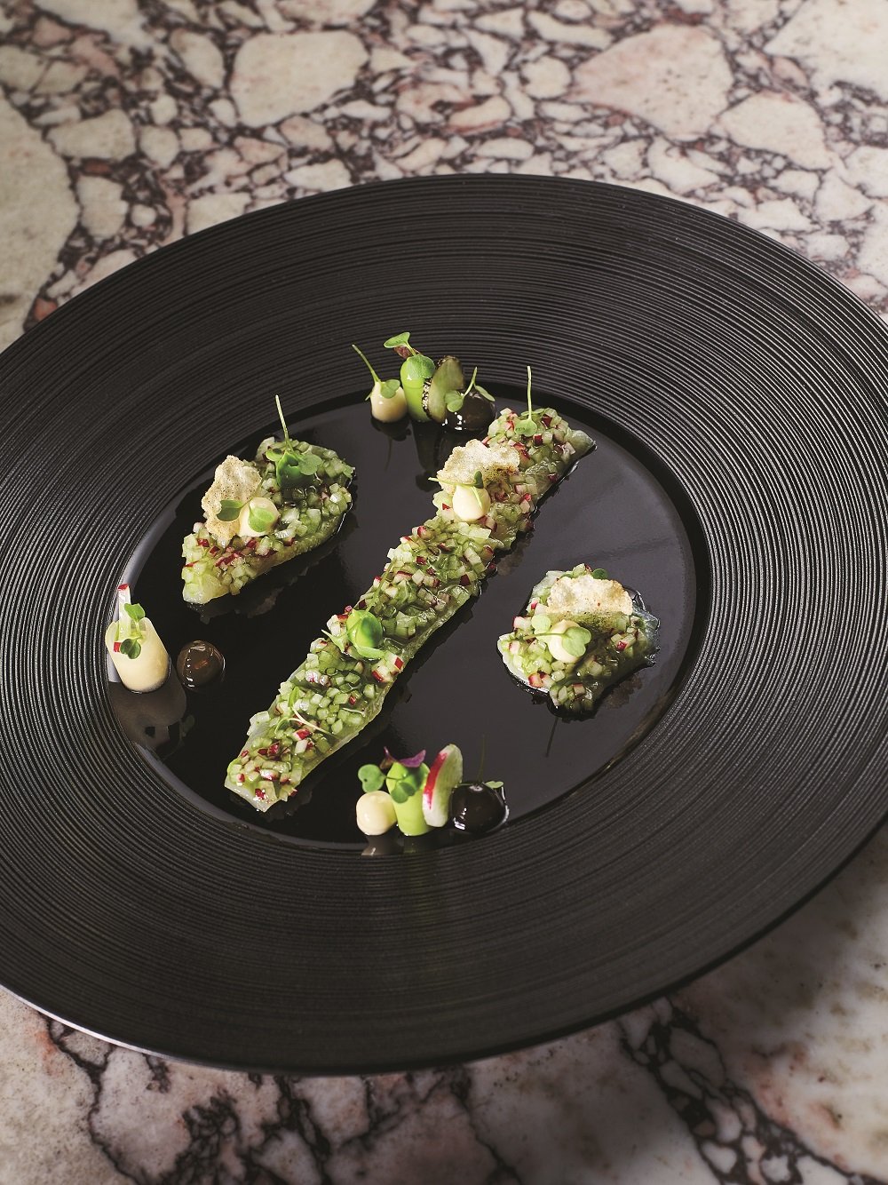 Kingfish, Avocado, ravanelli e miso