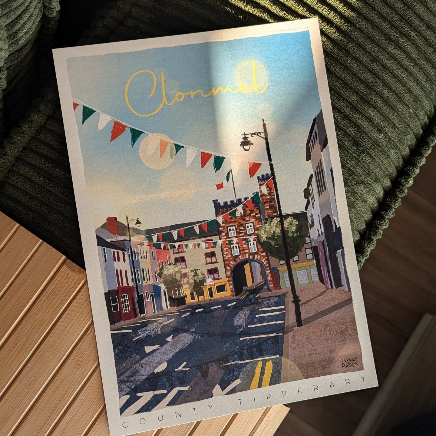 Largest settlement of County Tipperary, Clonmel is known for its rich history, stunning landscapes, and friendly locals.

Discover my A4 (21cm x 29.7cm) illustration - printed on heavy 100% recycled paper - in the beautiful @chouscottage !

#clonmel 