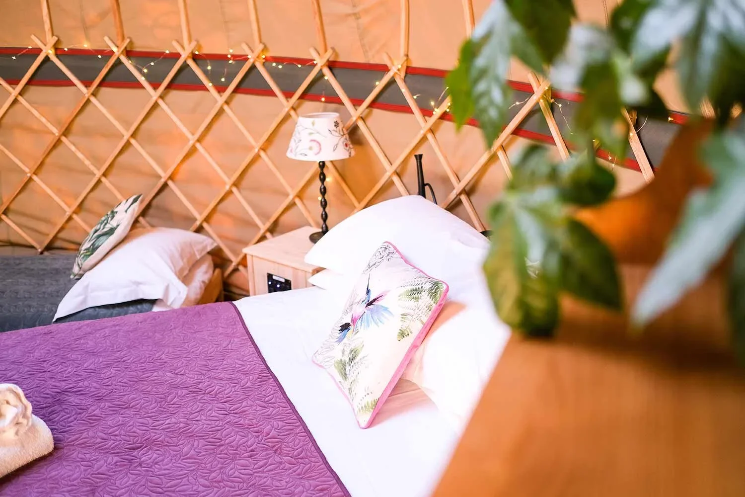 Cotton-bedlinen-at-Wye-Glamping-family-holidays.webp