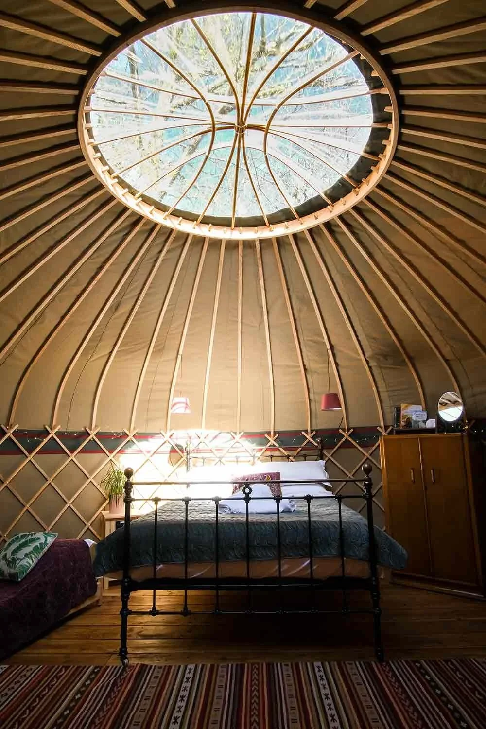 Stargaze-fromyour-bed-at-Wye-Glamping-in-Wales.webp