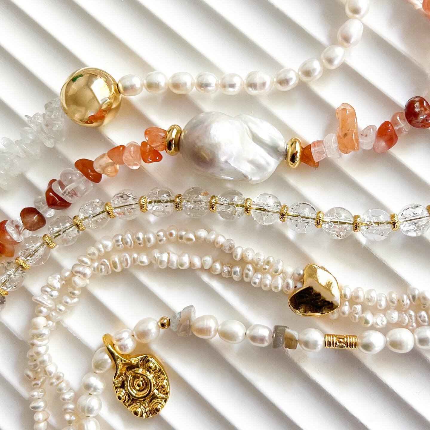 Natural stones all around 💫
Have you picked favourites yet? 

#agate #pearl #quartz #naturalstones #baroquepearls #maive #maivelondon