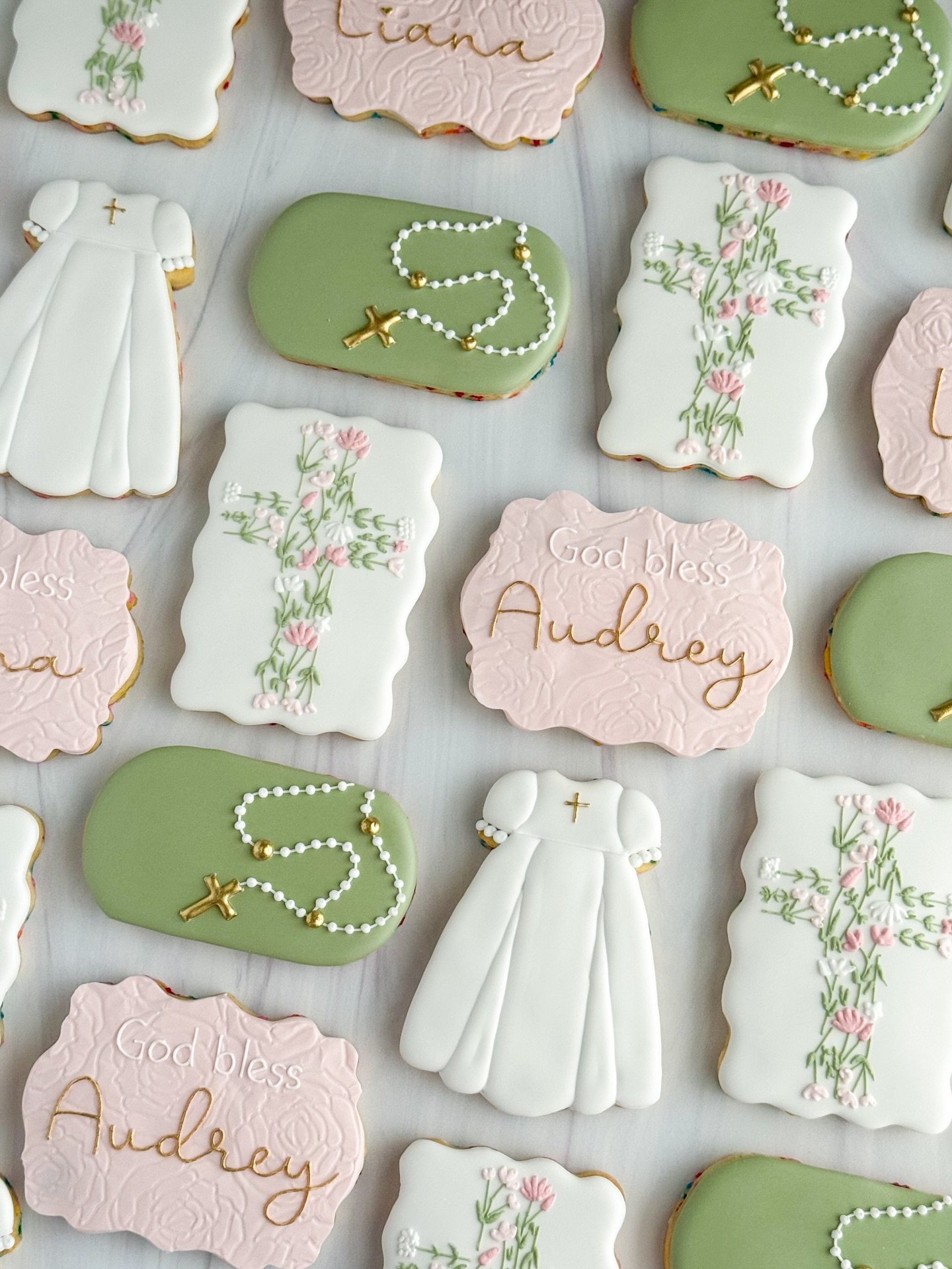 Sharing some old cookies and some real talk-

I&rsquo;m currently on a break from custom orders. A lot of that is due to being a stay at home mom with a toddler. I just don&rsquo;t have the mental or physical energy to extend to create tasty works of