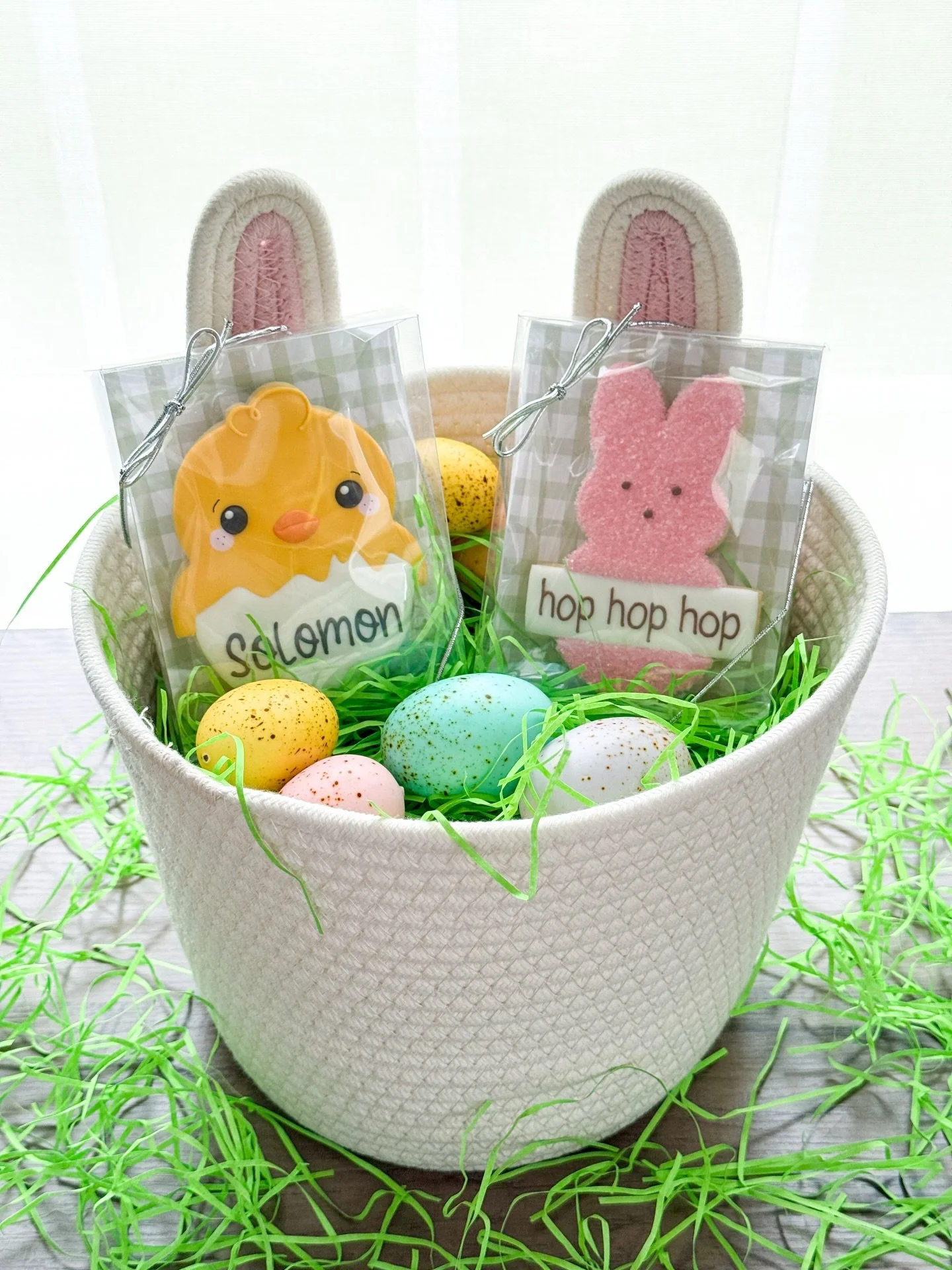 Only 2 days left to order personalized Easter cookies! Don&rsquo;t miss your chance to make their Easter basket EGG-stra special! 

Link in bio to order.