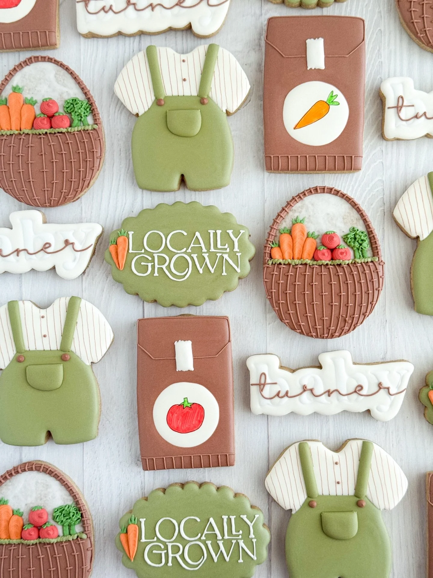 It&rsquo;s the first day of Spring! Are you planting anything? 

I for one do NOT have a green thumb- unless you count green food coloring! 🌳🪴👩🏼&zwj;🍳