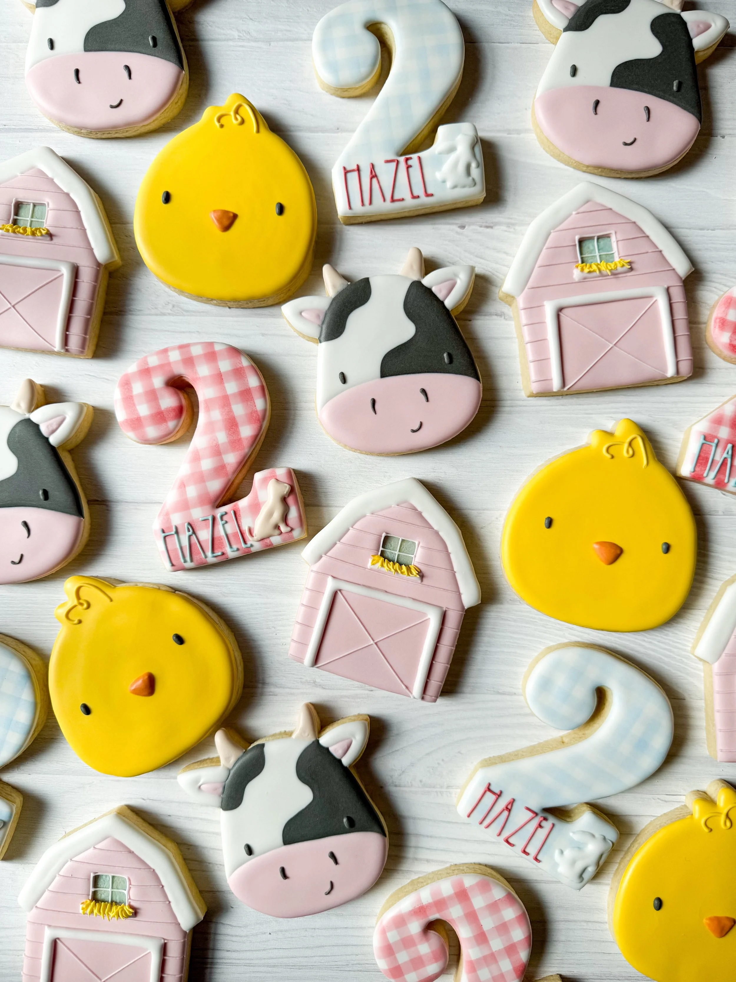 Oink, Cluck, Baa, Moo, Hazel is turning two!! 

Did you know these cookies were made with no artificial dyes?