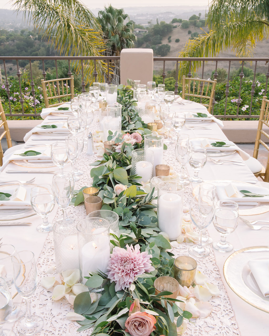 The most beautiful tablescape with breathtaking views 🤍​​​​​​​​​.
.
Wedding planner &amp; designer: @trinaschmidtweddings
Venue: @villaveranosb
Photography: @elizabethburgiphotography
Floral design: @cocorosedesign