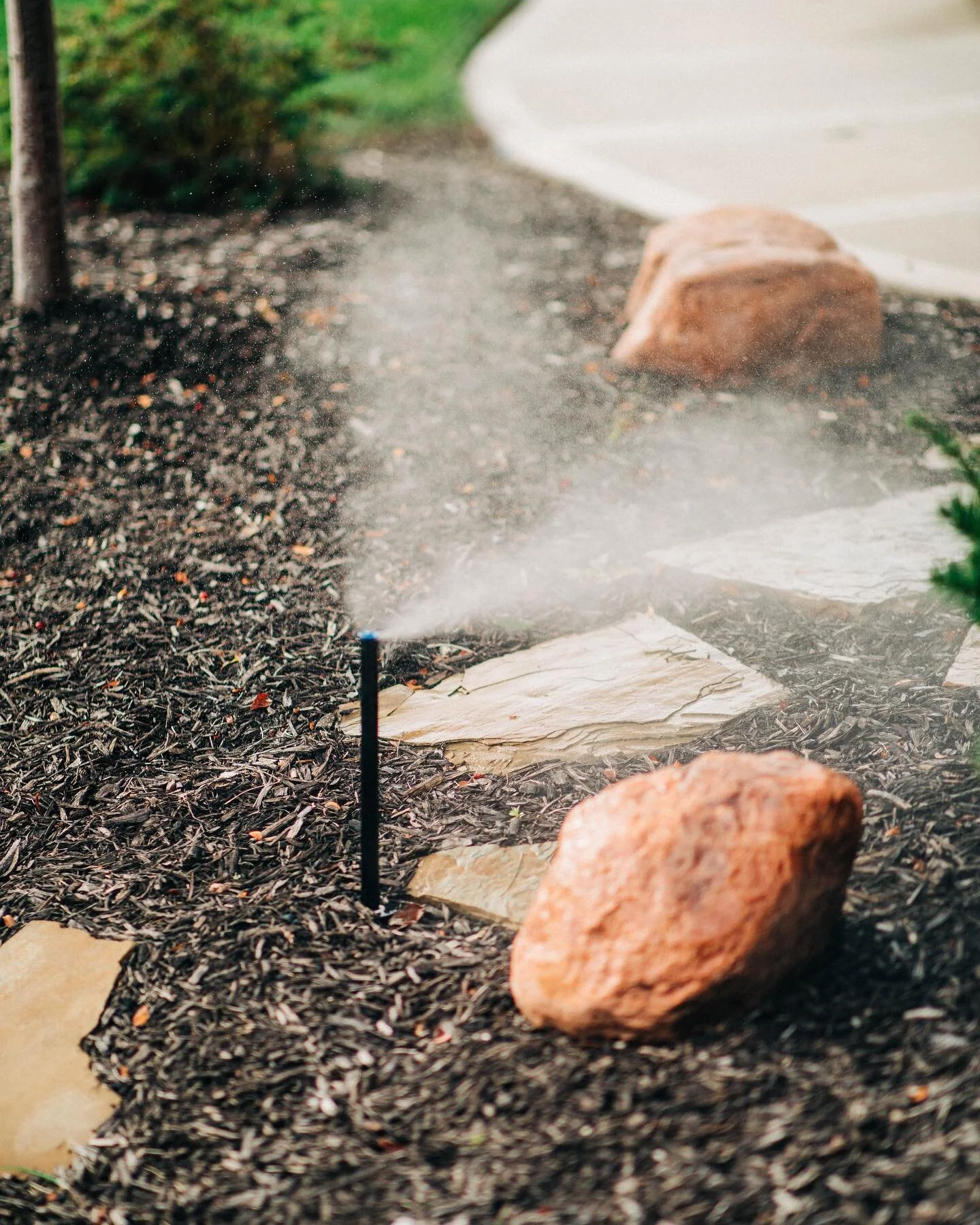 Make sure you&rsquo;re getting your irrigation turned as it warms up. When the rain stops keep your grass green and those plants healthy! 💦💦
.
.
.
#landscaper #landscape #landscaping #landscaper #landscaperslife #landscapingideas #landscapingcompan