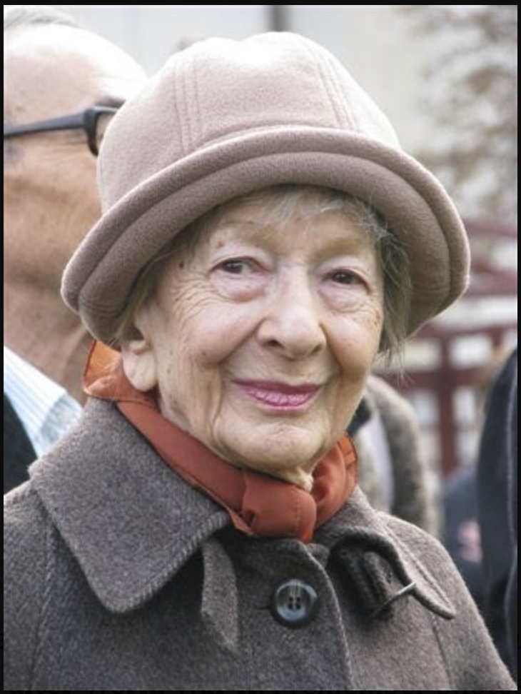 Capturing the Contrast: the Poetry of Wisława Szymborska 