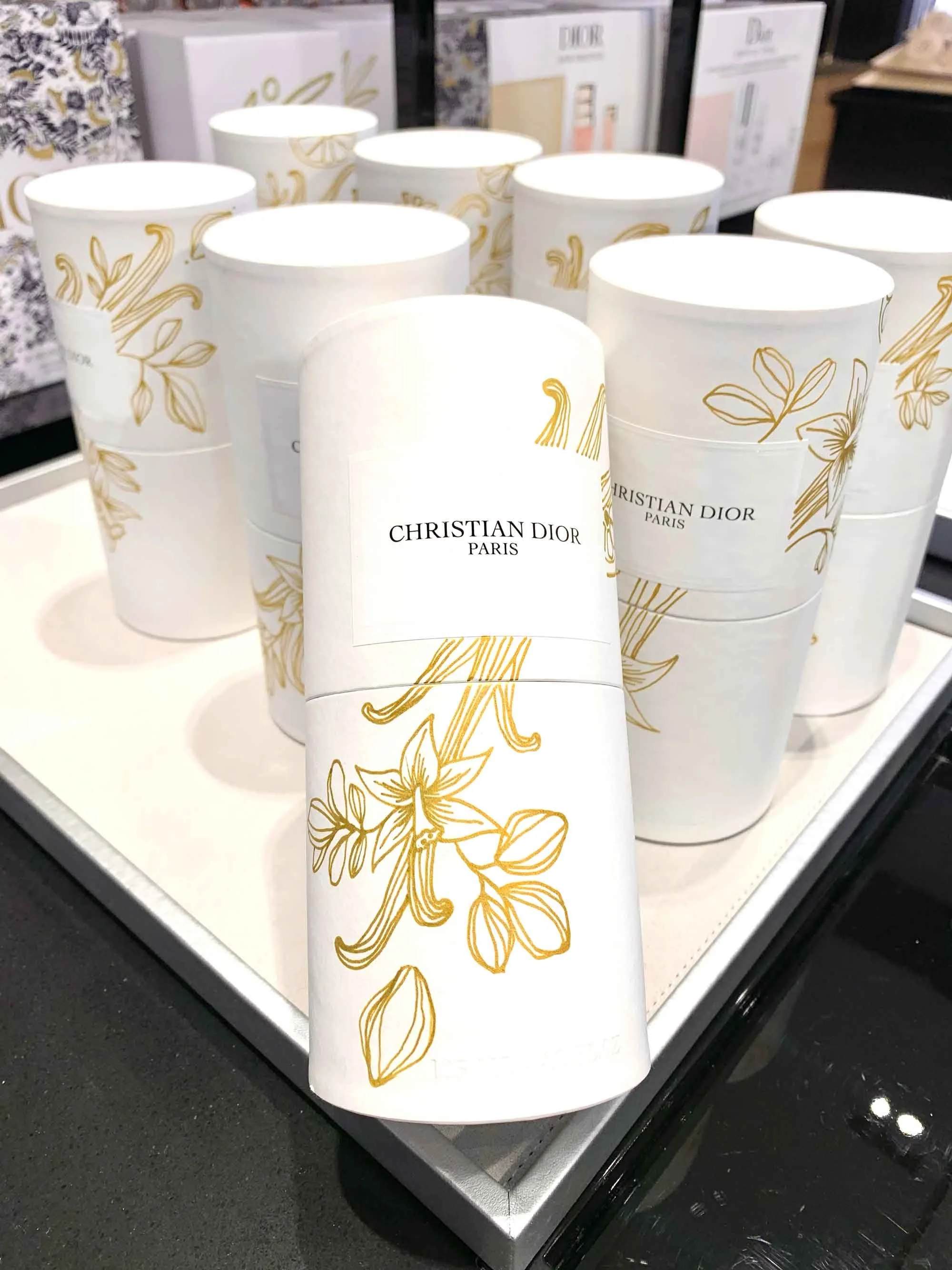 dior-packaging-customization-luxrybrand.jpg