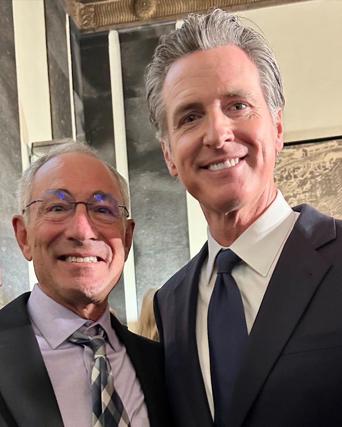 Honored to join Governor @GavinNewsom for the signing ceremony on two historic mental health bills. One builds accountability into California's Mental Health Services Act. The other builds capacity for people with serious mental illness.

Along with 