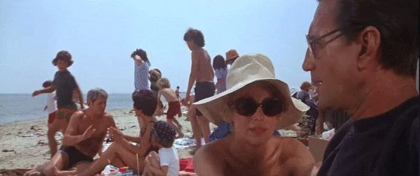 Amity Island discs: What songs are playing on the radio in JAWS