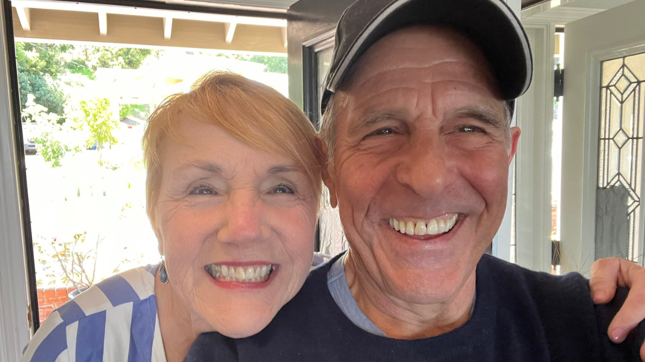 Grammy nominee pens JAWS love song for 49 year crush... Deputy Hendricks!