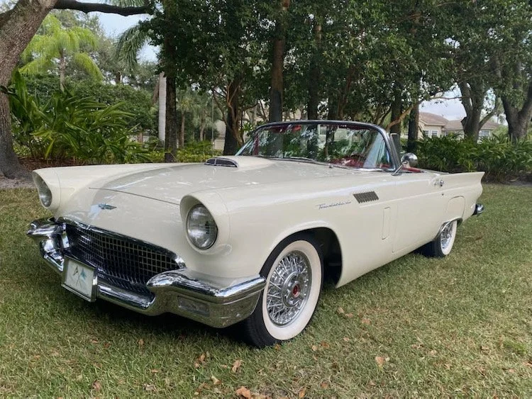 1957 Ford Thunderbird