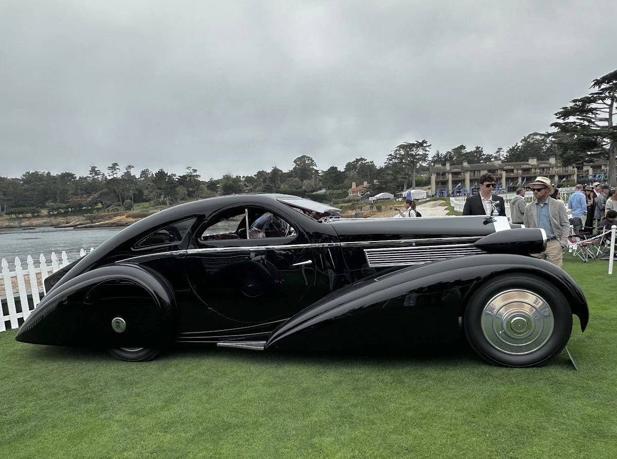 15-black-streamlined-automobile.jpg
