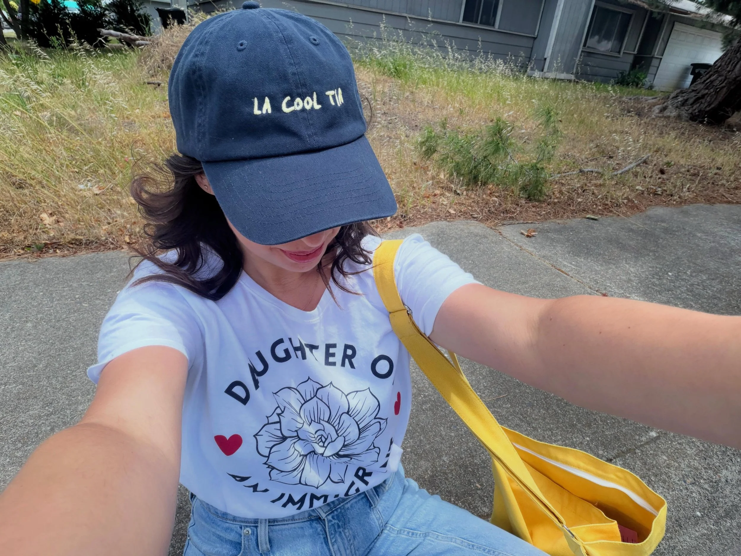 Campaign time = random photos of me hanging out on sidewalks taking a break. Love my new hat from @shopmasbueno