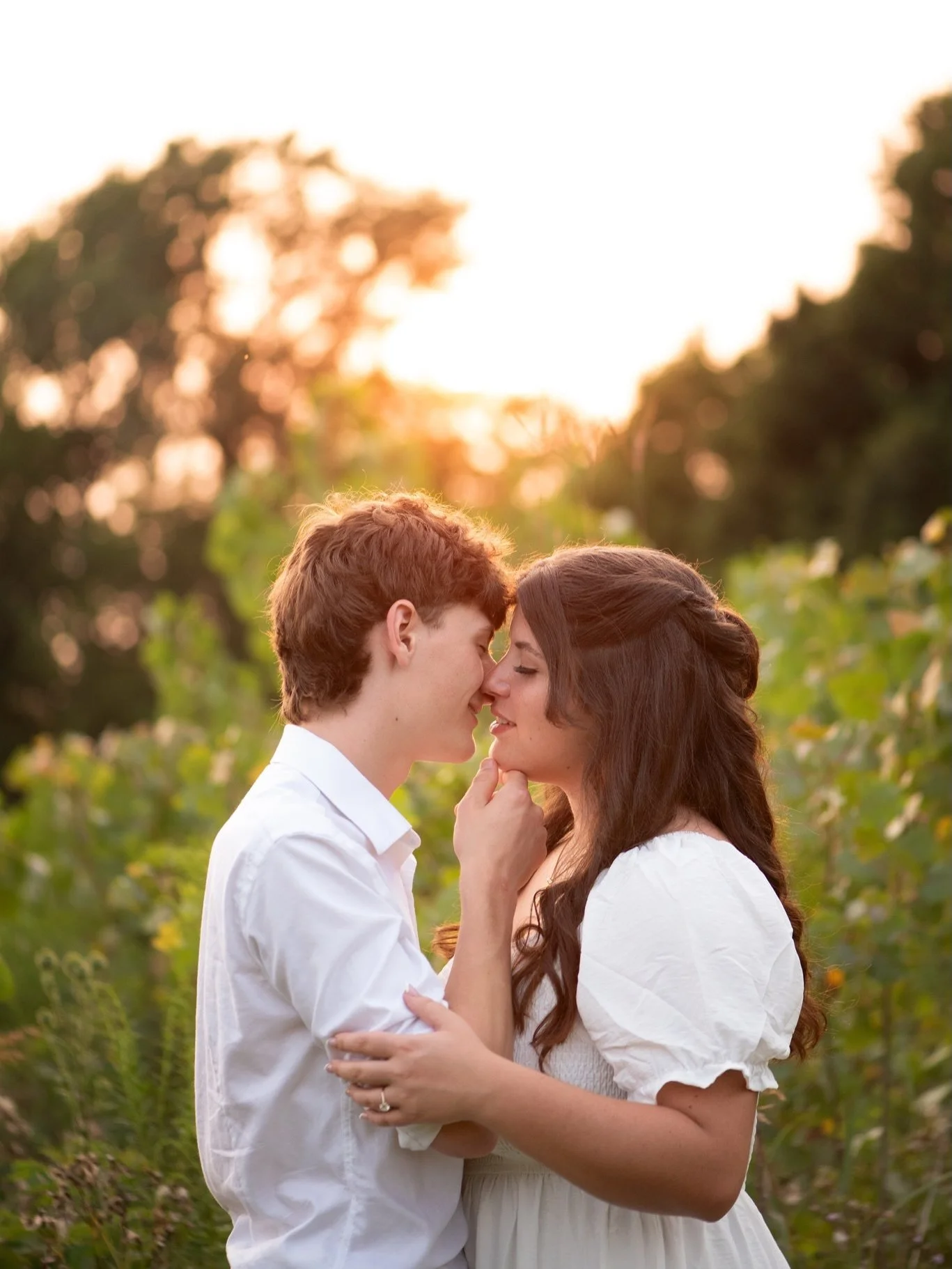 The sun was golden, the love was pure and every single bug bite was absolutely worth it. 🔥❤️ 
Everyone deserves a partner who looks at them like Evan looks at Sarah 🥹 &hellip;actually how both of them look at each other! I lost count how many times