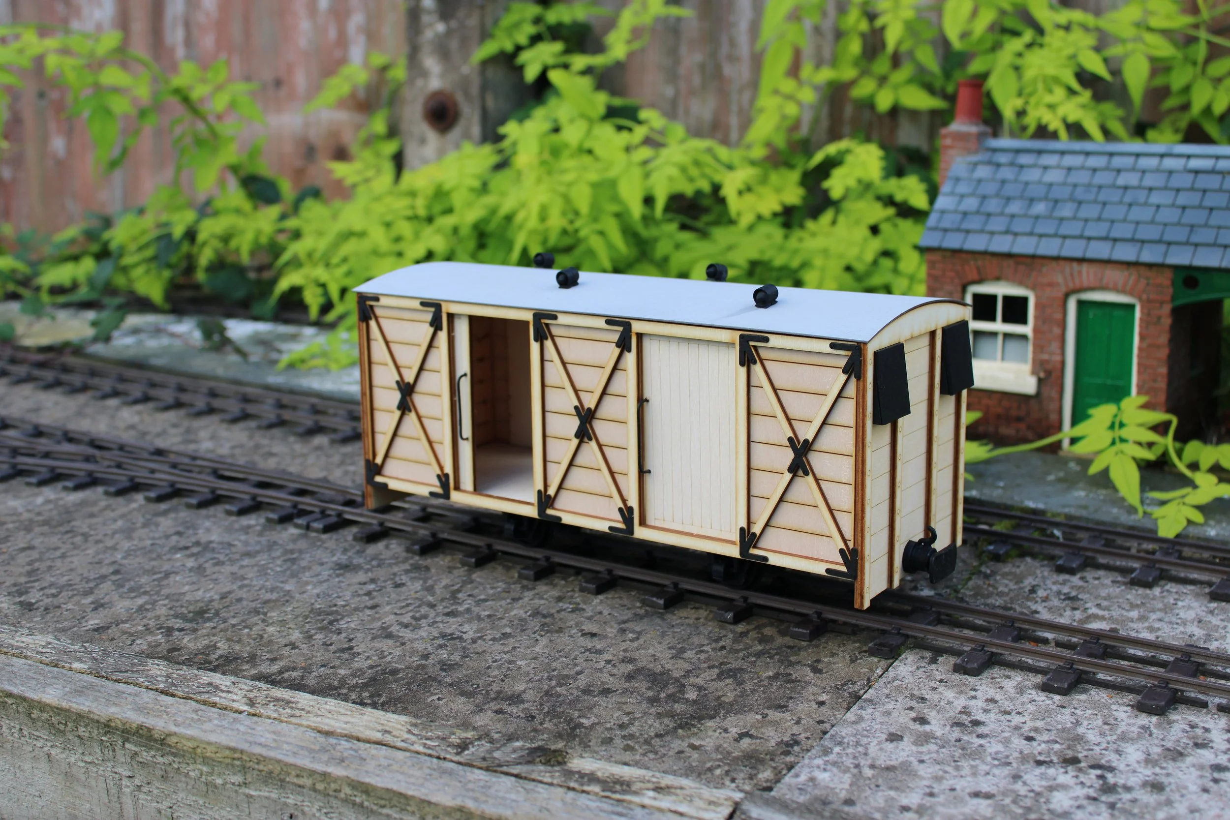 Double Box Van For Garden Railwasys, 32 mm and 45 mm
