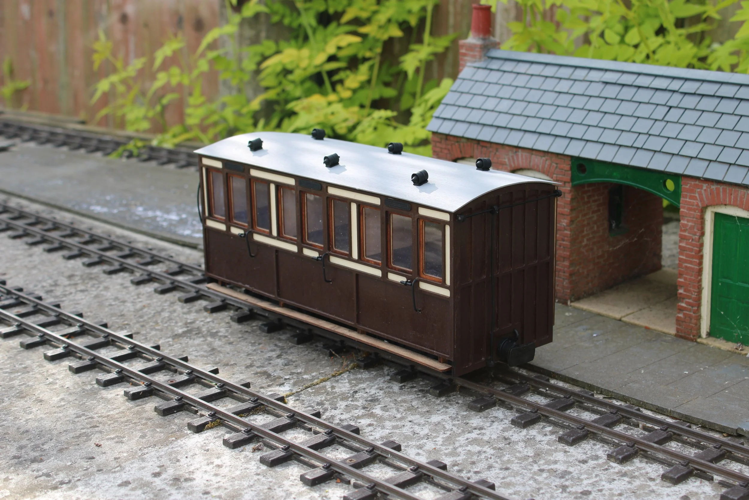 3 Compartment Dean Clemestory Roof carriage for garden railways, 16 mm and GScale
