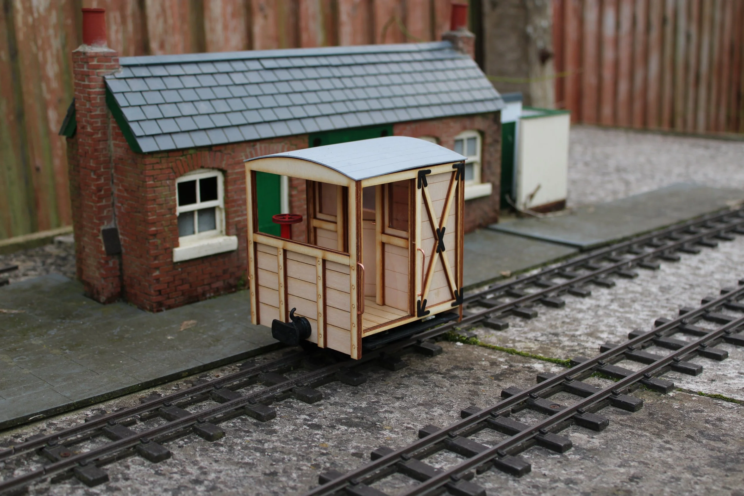 Stubby Guards van for garden railways, 32 and 45 mm gauge