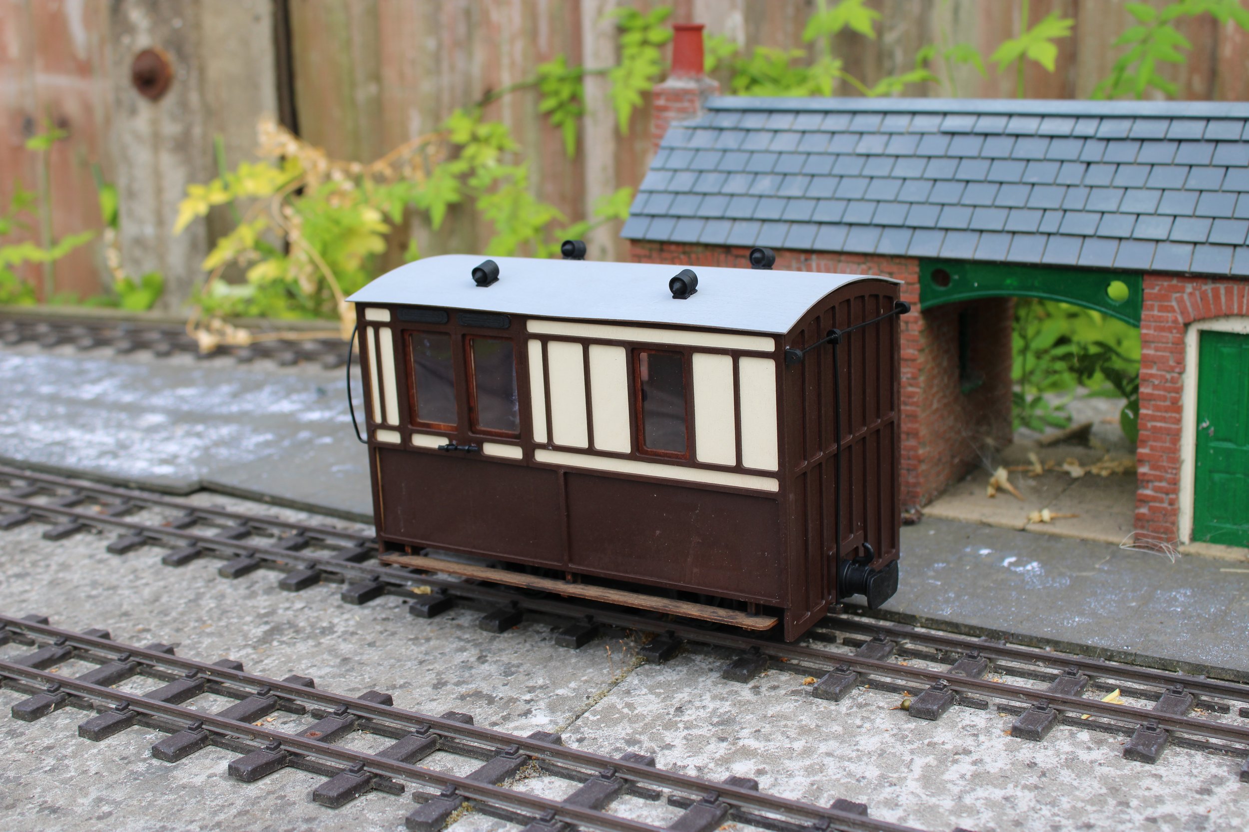 2 Compartment Dean TPO / Parcels / Luggage / Guards - Standard Roof