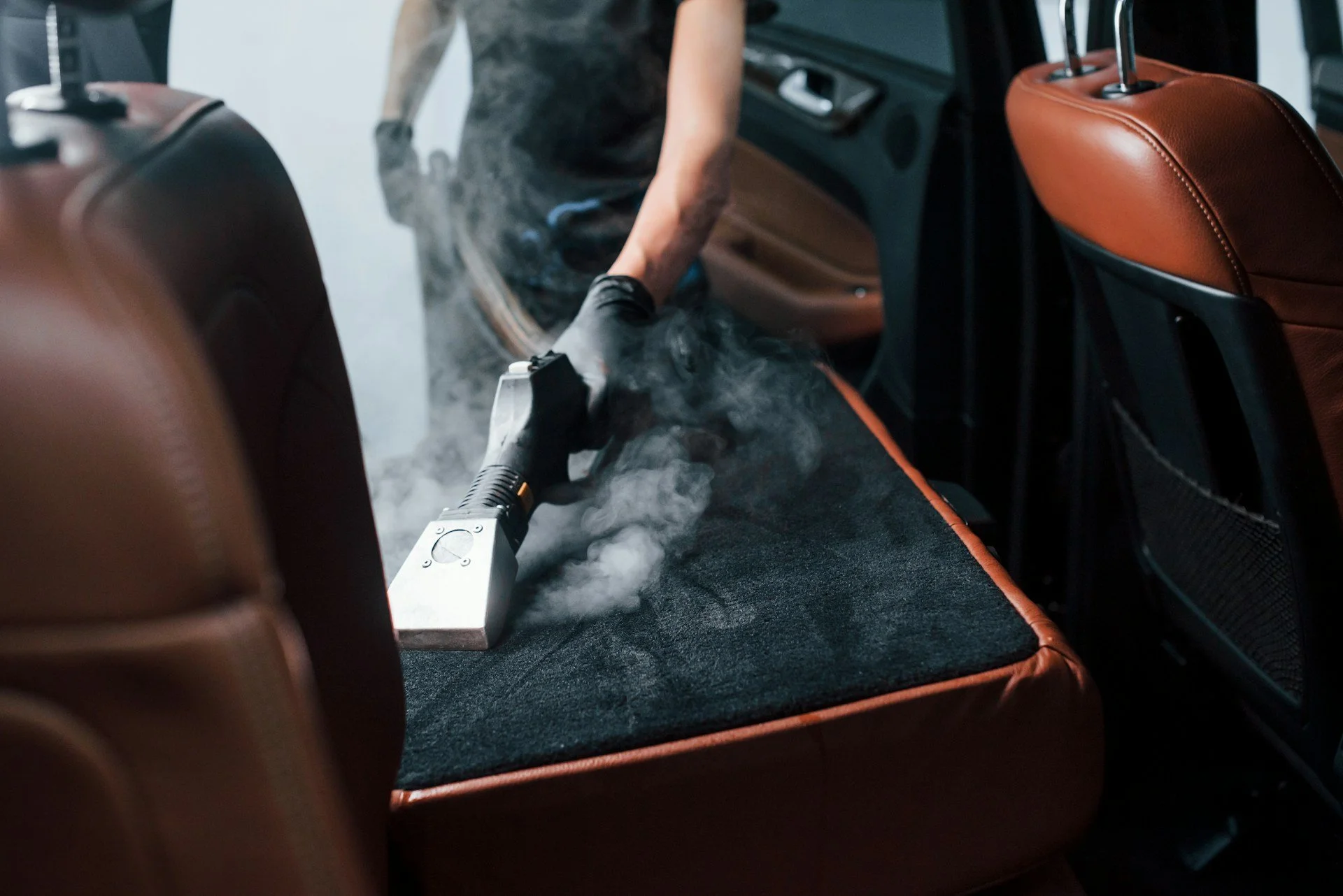 Late-Summer Car Deep Cleaning in Richmond Hill Before Fall