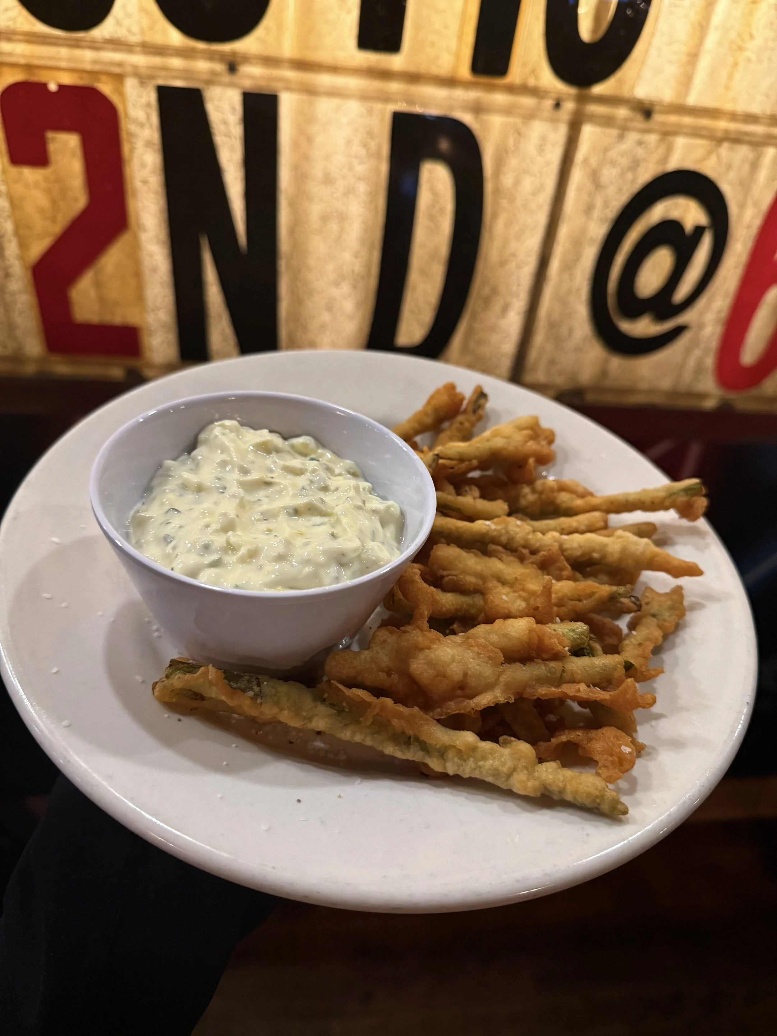 fried asparagus with herb and cream sauce