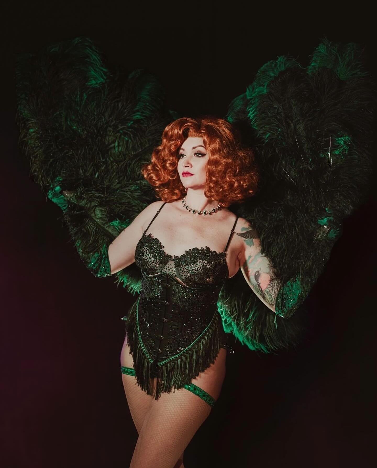 ✨ Ridiculesque Performer Spotlight ✨ 

We are absolutely thrilled to bring Autumn Leaves aka @mel_hy19 all the way from Nashville for Ridiculesque! This superstar traveling showgirl has been touring her pretty possum act (no really, see the last two 