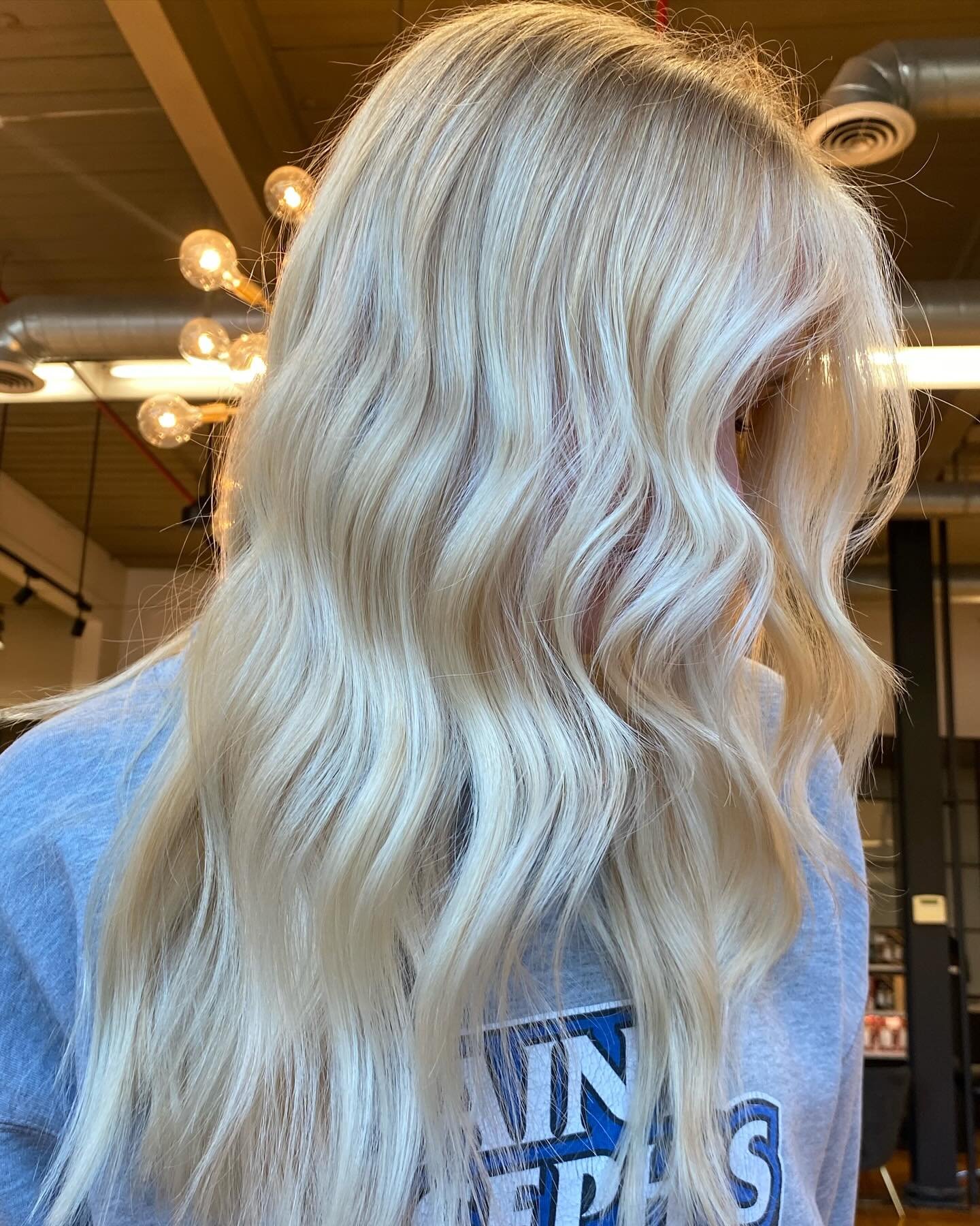 Looking for blonde this summer? Better book soon!
Gorgeous blonde by @jonhannahair