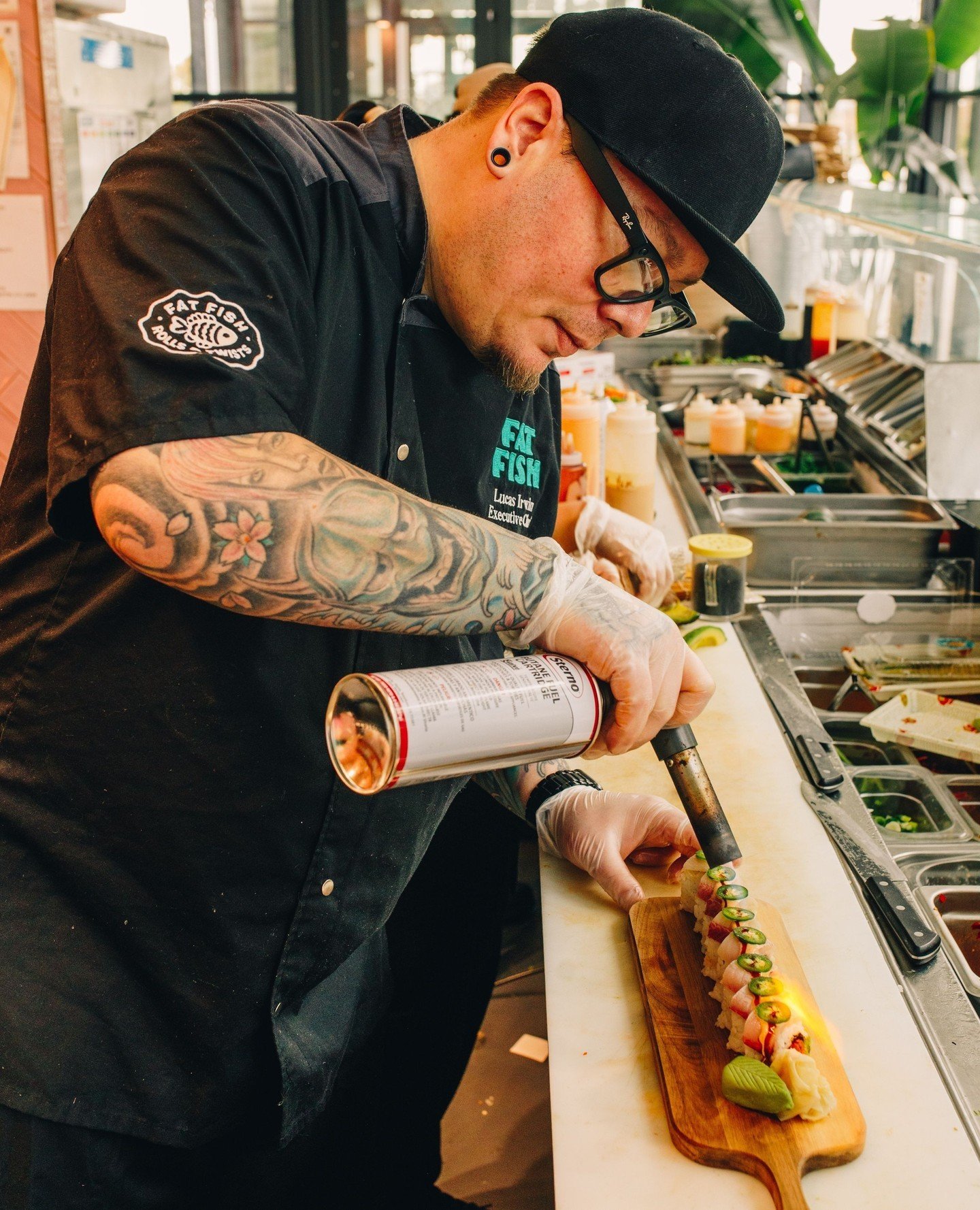 While you're out holiday shopping this weekend don't forget to support your favorite small businesses! ⁠
⁠
There are so many ways to support small businesses not only during the holiday season but all year as well. ⁠
⁠
🐟 FREE ways to support: ⁠
〰️ F