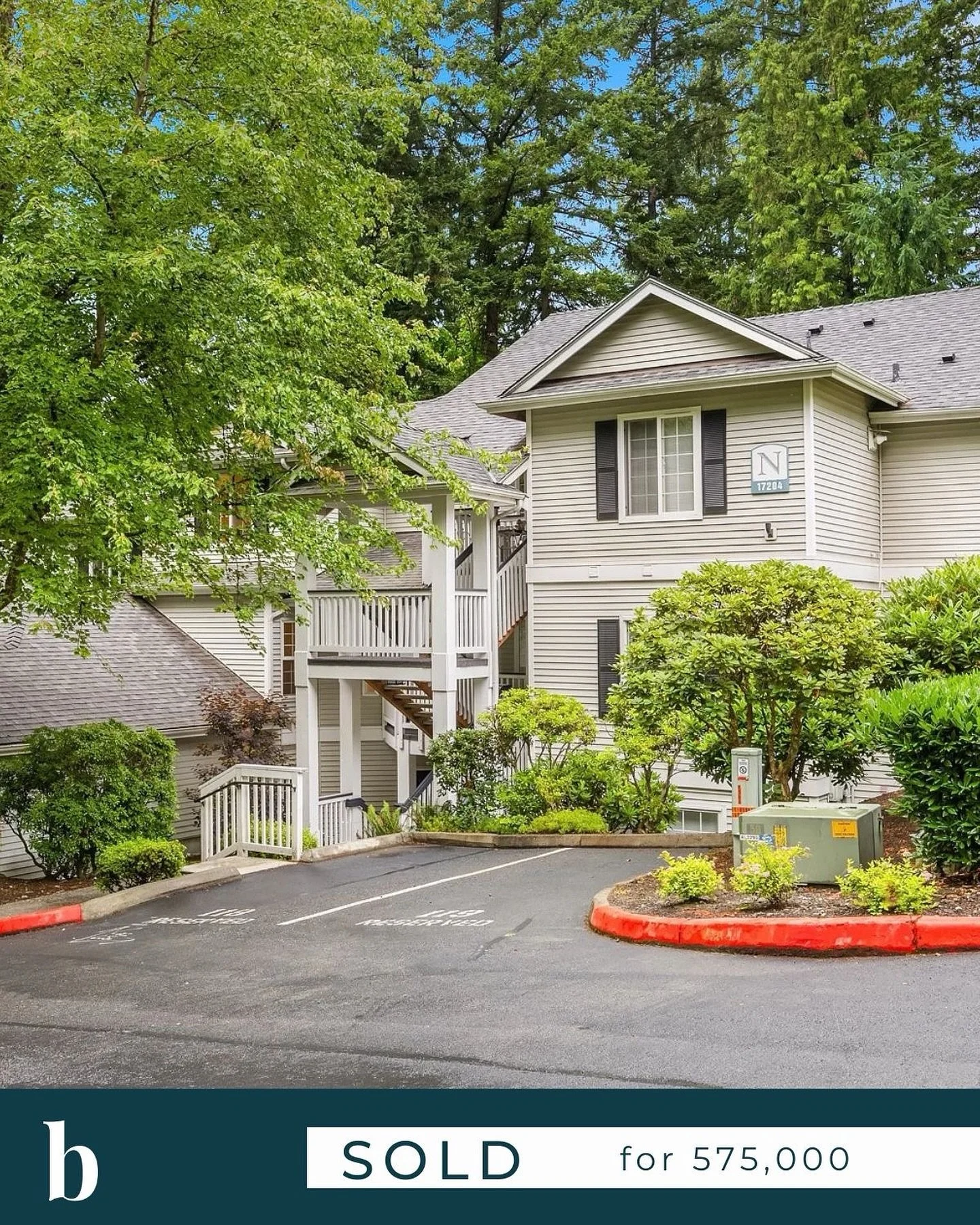 Congratulations to our happy sellers on the successful closing of this Bothell condo! 

We secured a strong all-cash offer and wrapped up the sale in just two weeks. Cheers! 🥂