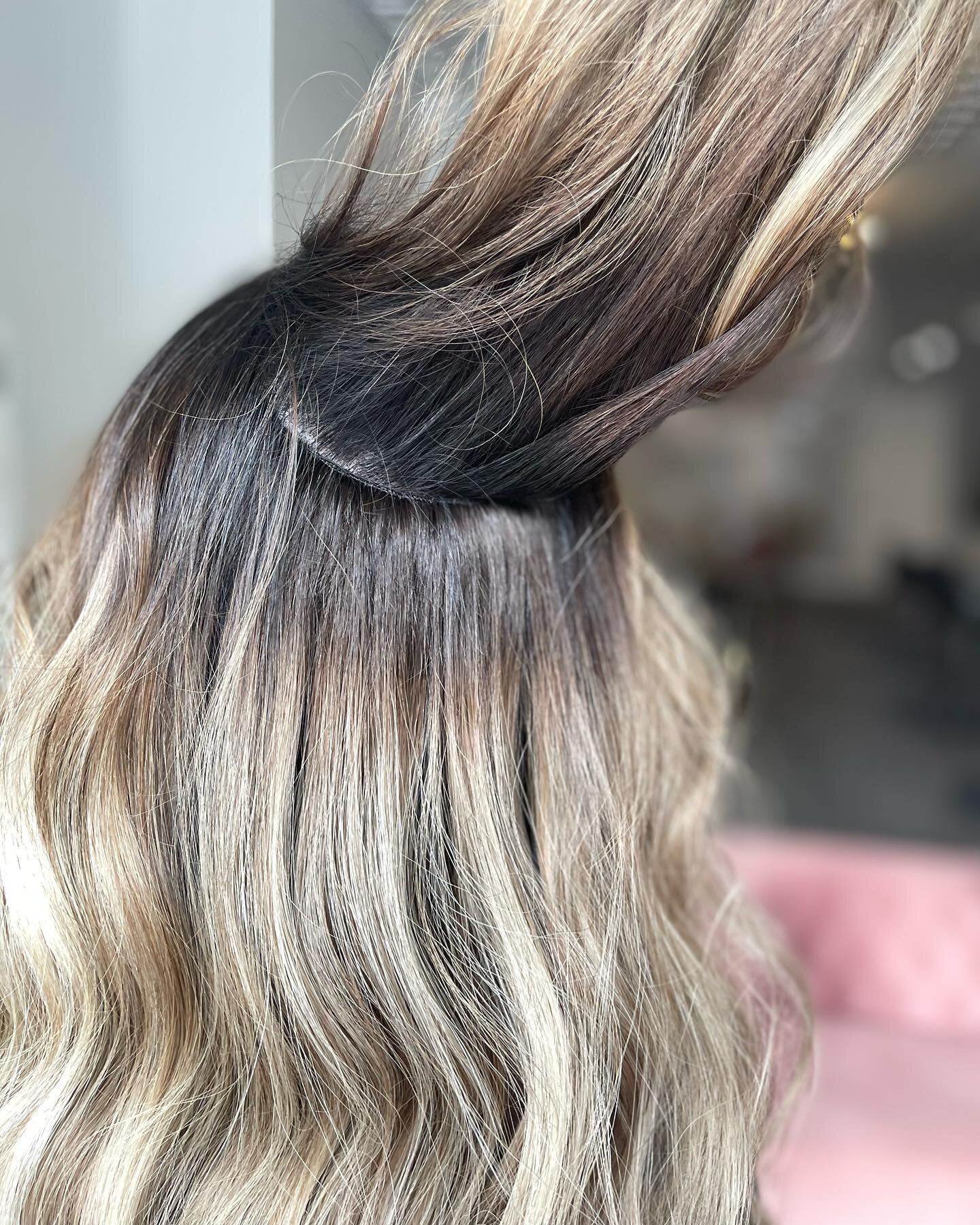 Struggling with your extensions showing? 

The intricate NBR process makes them almost undetectable. If your extensions aren&rsquo;t this hidden shoot us a message. We&rsquo;d love to help! 

#kansascity #kansascityhairstylist #kansascityhairextensio