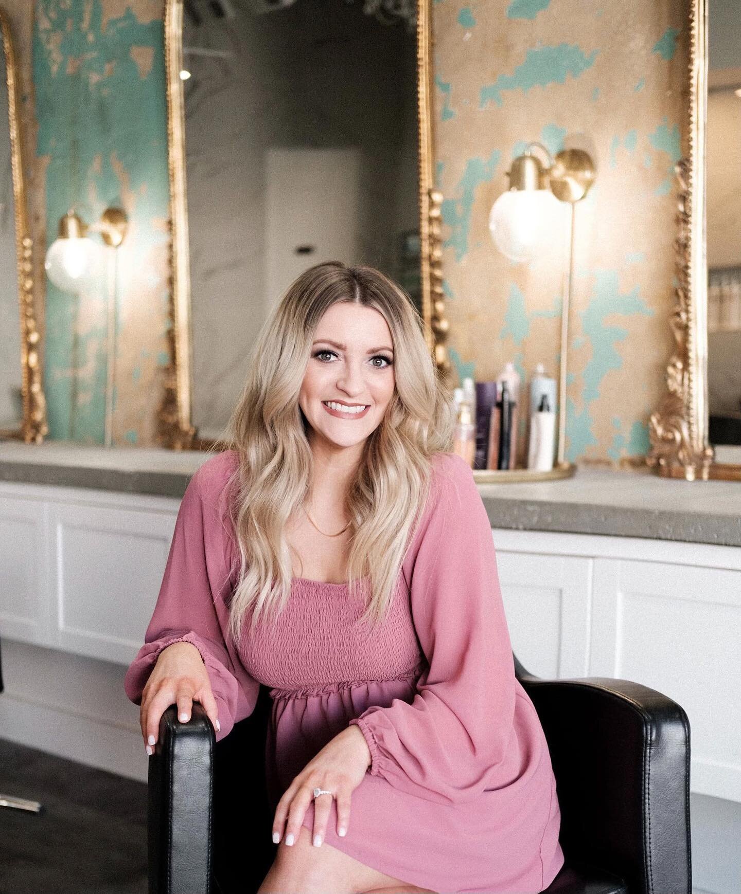 Meet your 𝕊𝕋𝕐𝕃𝕀𝕊𝕋 ✨ Katelyn 
⠀⠀⠀⠀⠀⠀⠀⠀⠀
Katelyn has been with Pretty Co. Salon for almost two years. In that time she has become an NBR Extension Certified stylist! 
⠀⠀⠀⠀⠀⠀⠀⠀⠀
She has continued to train and perfect her craft. She loves a good l