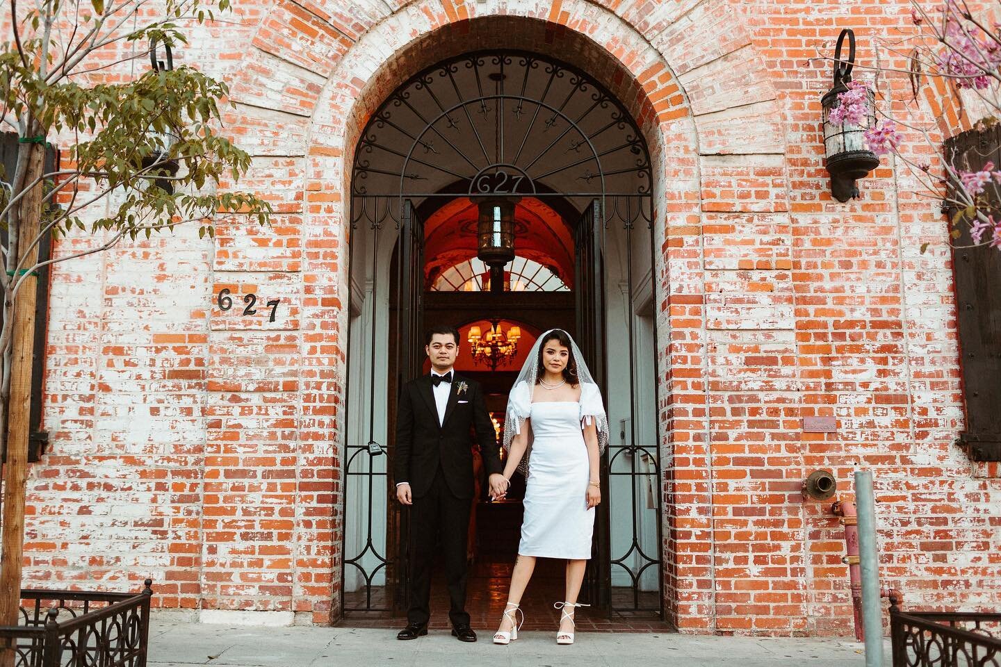 David + Vivian | 02.04.23 🤍💍

📍 @carondelethouse 

These two are the coolest cats we&rsquo;ve ever met! Truly such an honor making their wedding day come to life! Thanks to our awesome Vendor Team!

Coordinator: @m.kaye_events_decor 
Catering: @tr