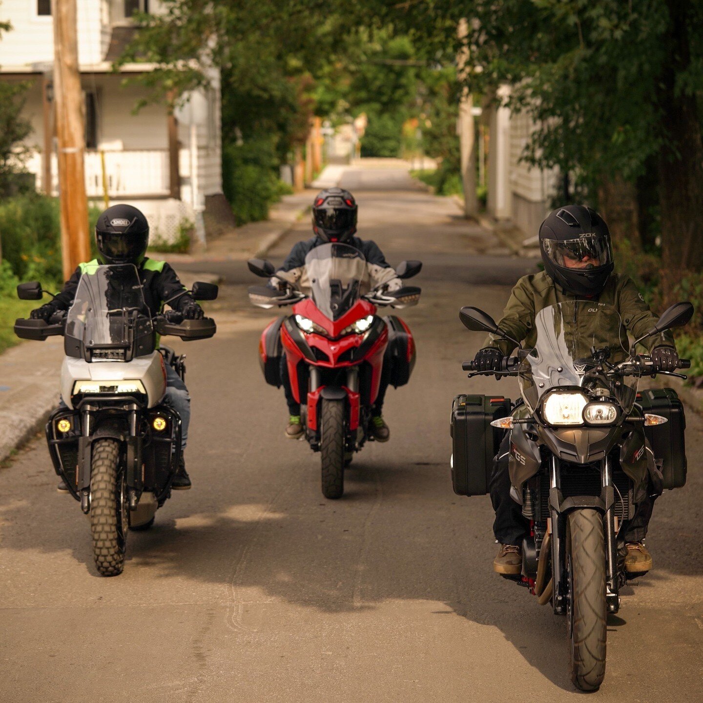 Riding into 2023 🎉

En route vers 2023 🎉 
.
.
#happynewyear #nye #motorcycle #jacket #gear #moto #motorcyclegear #adventurebike #biker #ride #adv #adventure #motorcycling #advmoto #powersports #harleydavidson #panamerica #bmwmotorrad #ducati