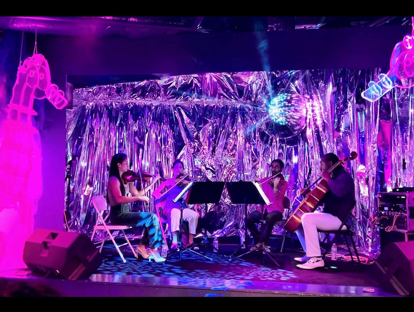 Last night was a BLAST! 🦄 🐳🔮 🪼 🕺🎤🎻

Shout out to @officialdeonnamarie and @thecrownedlion!! We are blown away by them and their talent!!! Thank you both for sharing your art with us and making this collaboration truly special! 

Thank you @dig