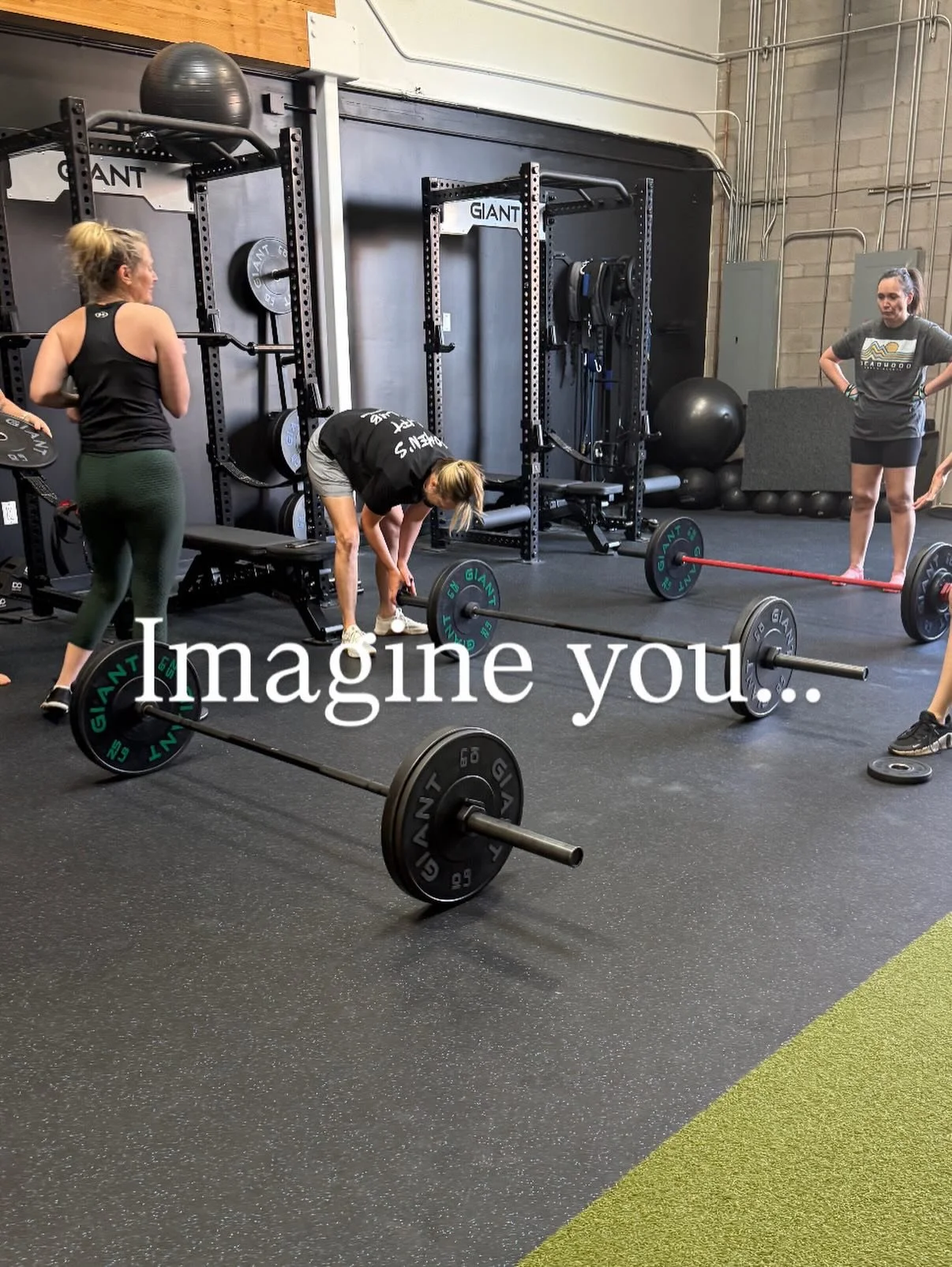 Women&rsquo;s Lift Club.
Select Sundays at 8:30 AM and 10 AM.
Location: @thehubscottsdale 
Small, intimate, women only and all in a private gym.

I have all stages of life come through the doors:
Moms and non moms
Business owners and stay at homers
F