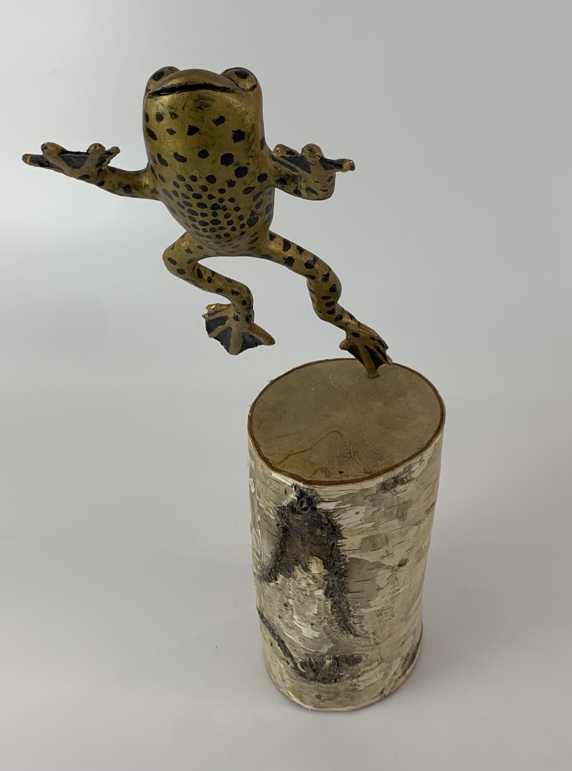 FROG OFF A LOG
6" x 15" x 6"