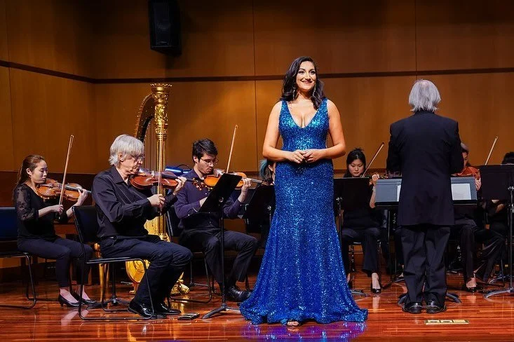 🎼🎭Happy World Opera Day!🎭🎼

I am so lucky to make music every day. At the moment, I&rsquo;m having the most amazing time performing with @sfoperaguild in schools throughout the Bay Area, as Adina in The Elixir of Love! 

A few exciting snippets f