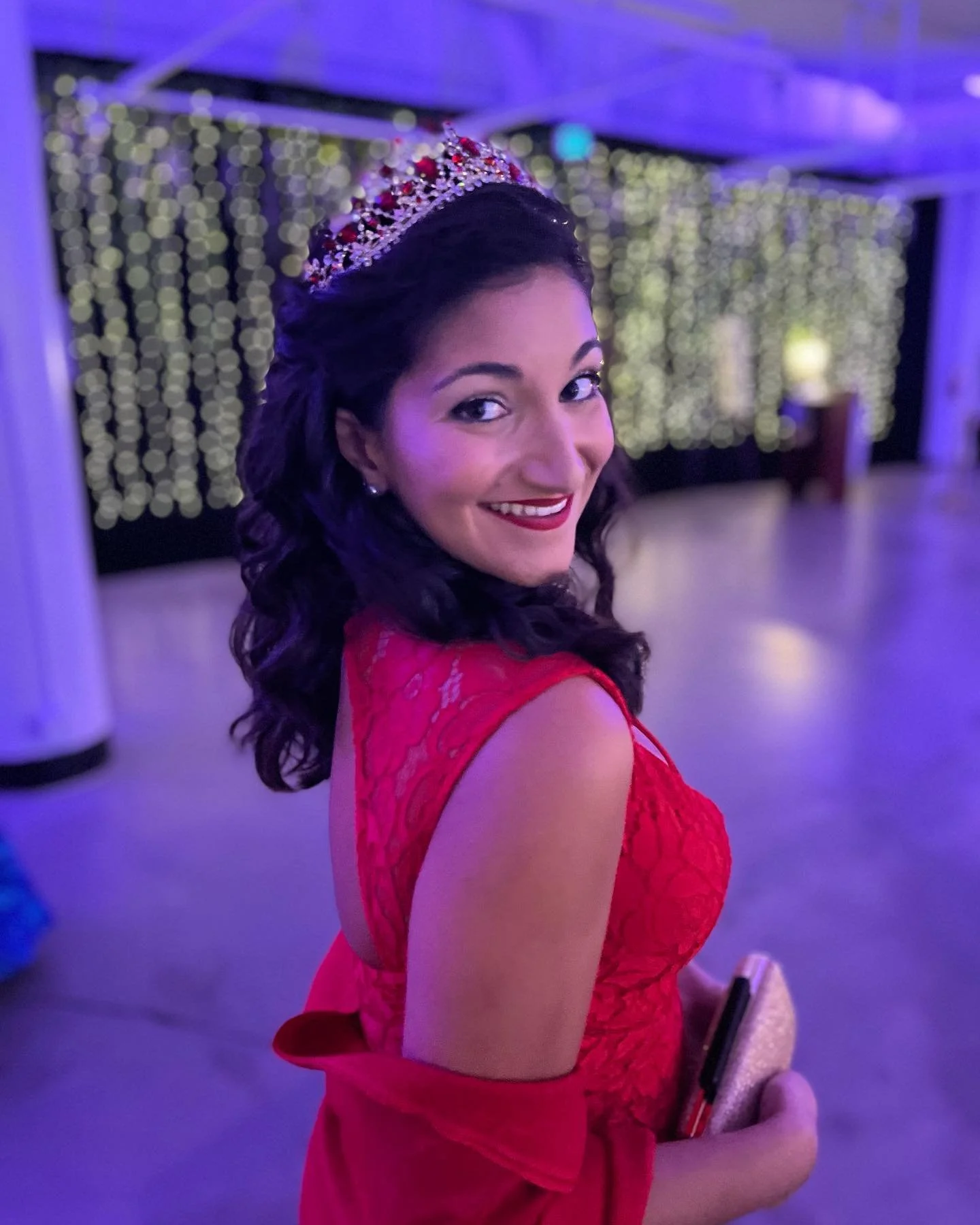 Happy holidays! 🍾❄️🕎🎄Wishing everyone a safe, fun, and peaceful new year. A little announcement&hellip;

I&rsquo;m celebrating this year by preparing for @viennaoperaacademy ! I&rsquo;ll be there next month performing as the Dew Fairy in their pro