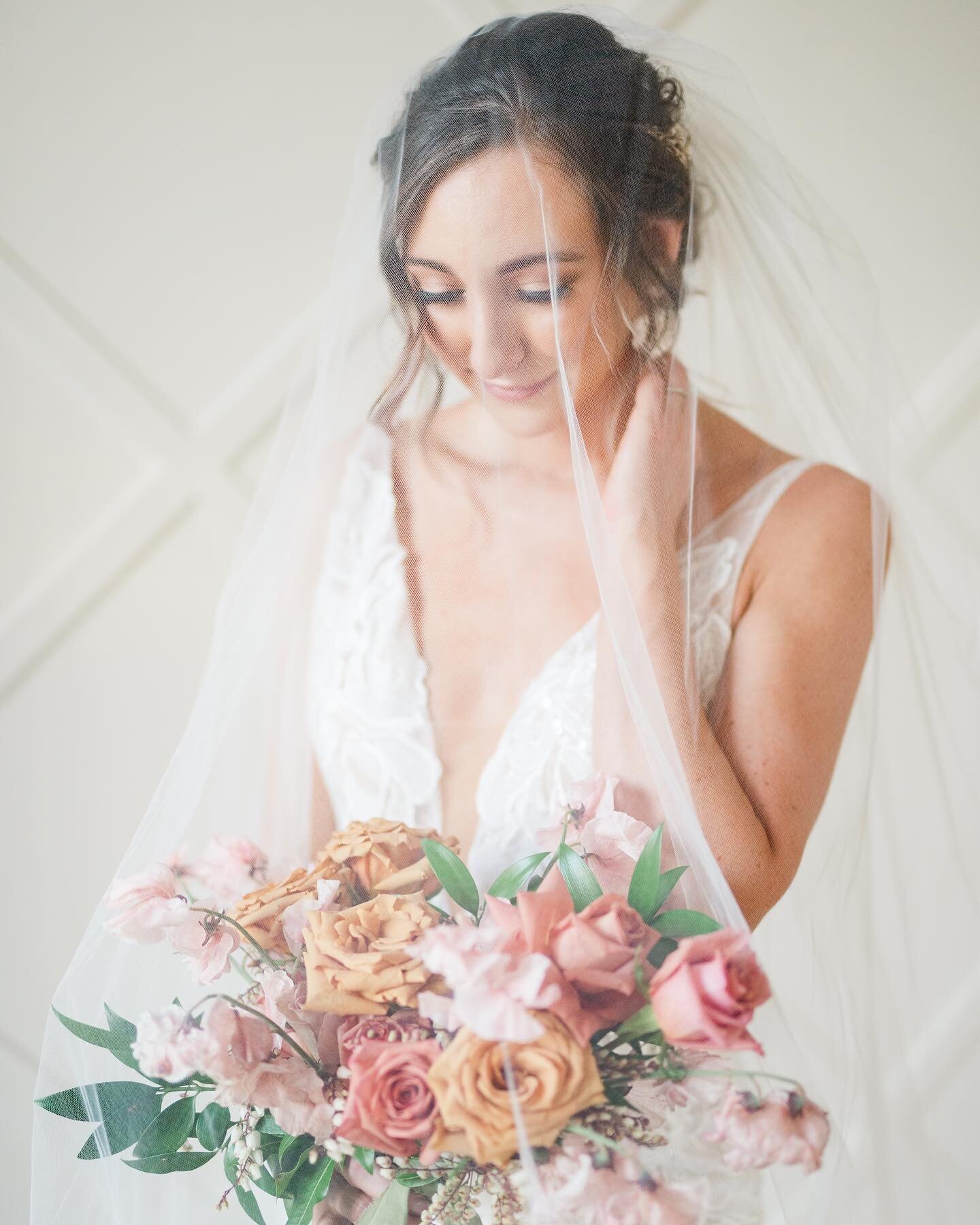 I don&rsquo;t know why but Thursday is my favorite day of the week! 💕 I think it&rsquo;s the anticipation of a weekend filled with weddings, like this upcoming one! Can&rsquo;t wait to celebrate with our beautiful Brides. ✨
.
.
Photography: @jennedd