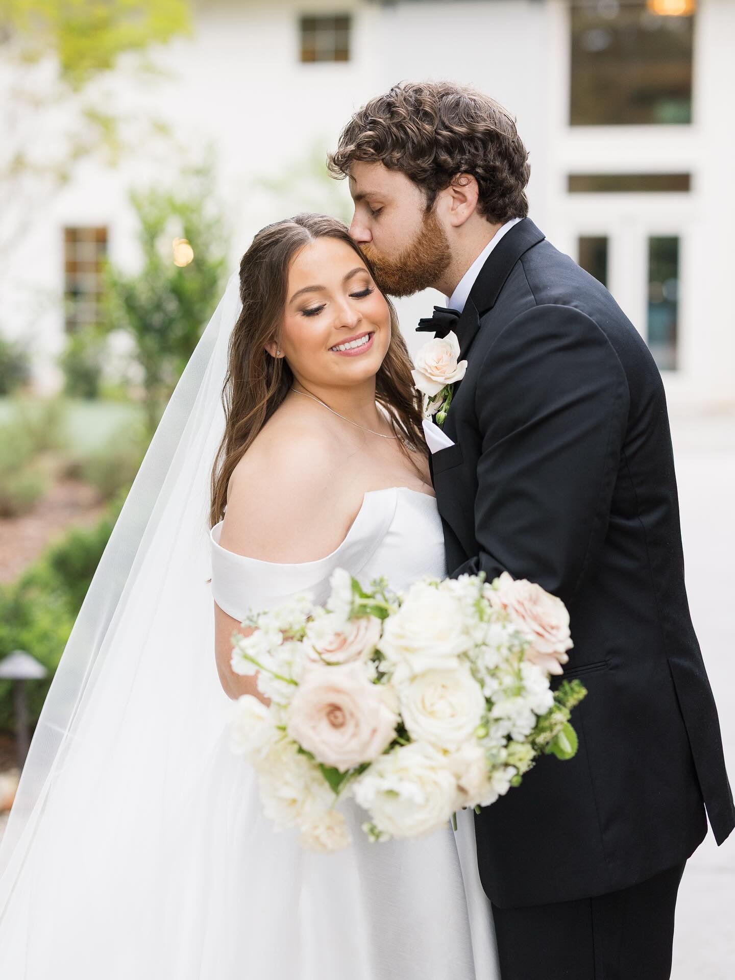 ✨ABBY✨
.
.
Bridal HMU: Kelly &amp; Katie 💋
Bridal Party HMU: Katie &amp; Kelly 💋
.
.
Photo Credit: @sarahhinckleyphoto 📸