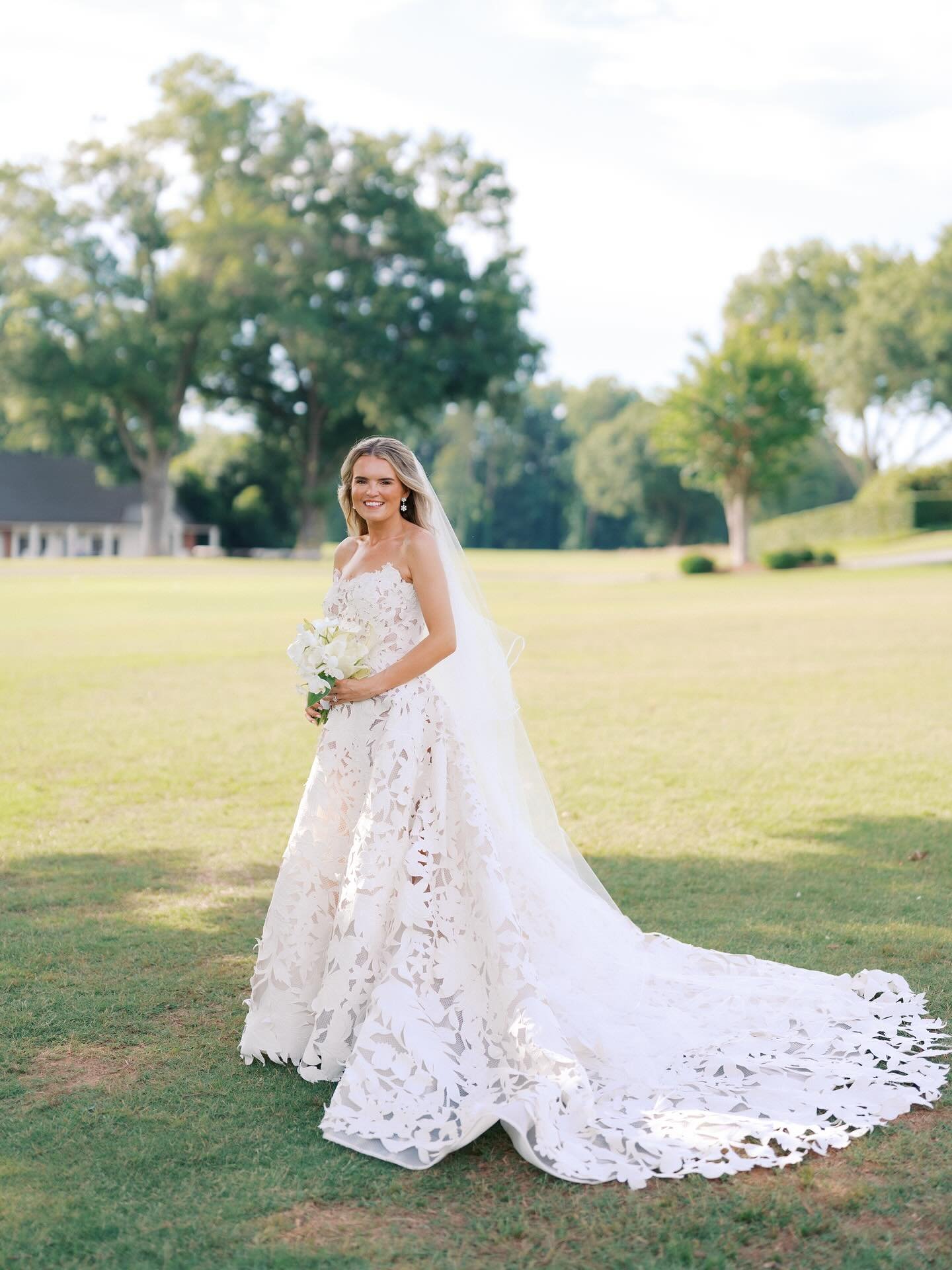 ✨AUSTIN✨
.
.
This was undoubtedly one of the most enchanting weddings I&rsquo;ve ever had the honor of being a part of! It was truly a one-of-a-kind experience! Huge THANK YOU to @laustindacongo and her lovely family for allowing my Team and me to be