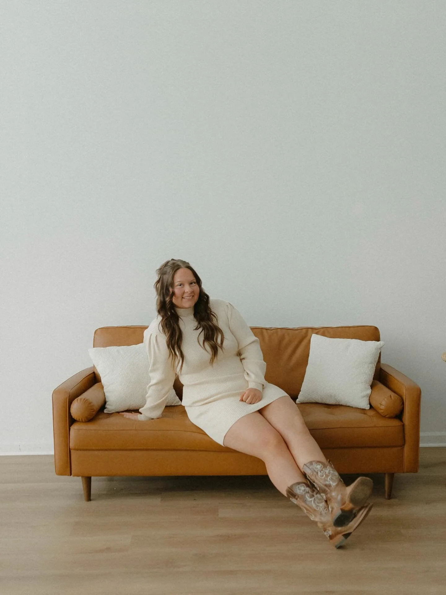 Hey! 👋 Olivia here! I&rsquo;ve been working behind the chair for a little over a year now and it&rsquo;s been nothing but joy! I love to bring out the best in someone&rsquo;s confidence and make them feel beautiful! I live for blonding, specialty co