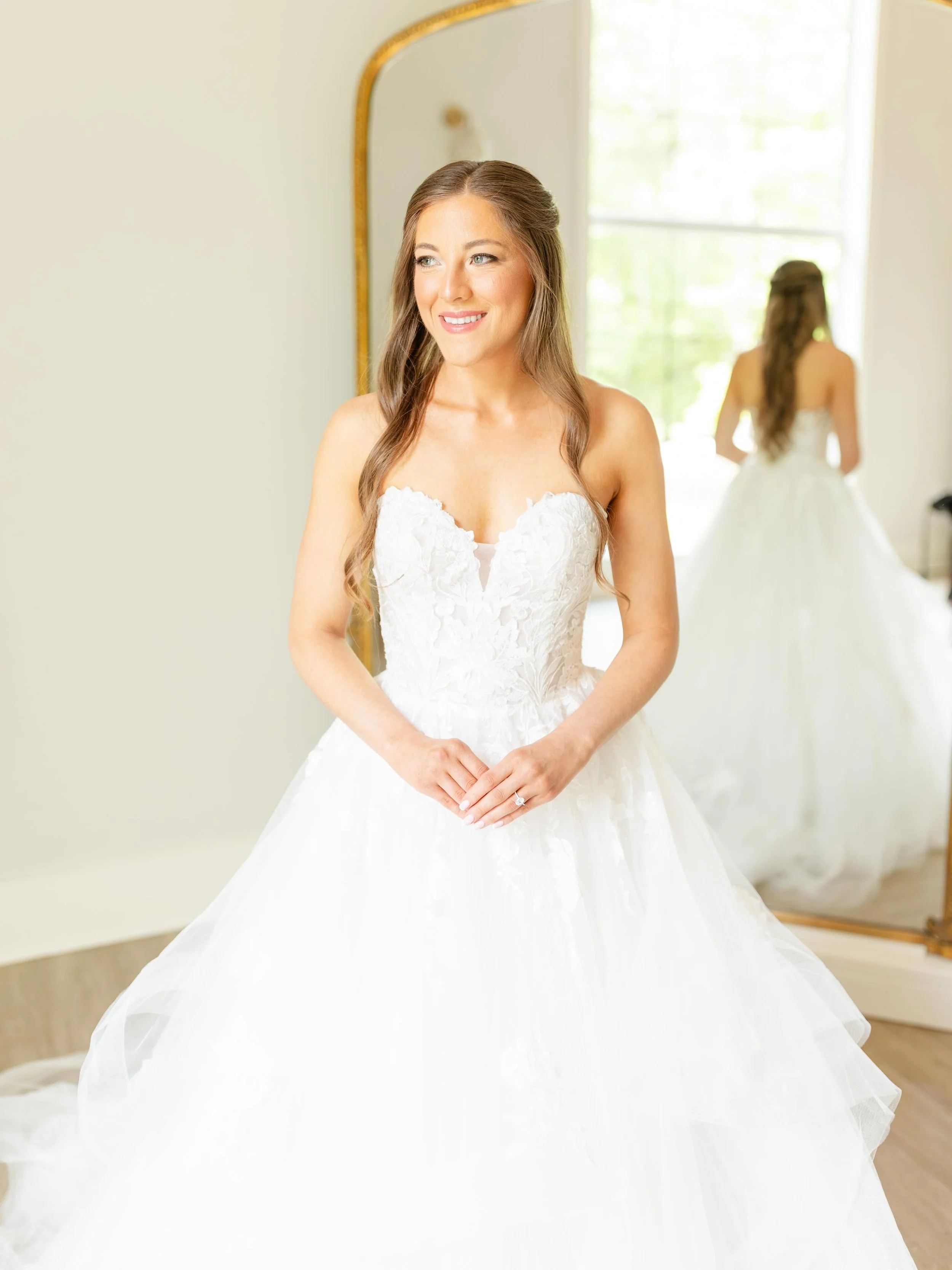 ✨DEMI✨
.
.
Bridal MU &amp; Hair: Katie &amp; Kelly 💋
Bridal Party HMU: Kaylyn, Kelly, Katie &amp; Caroline 💋
.
.
Photo Credit: @point200 📸