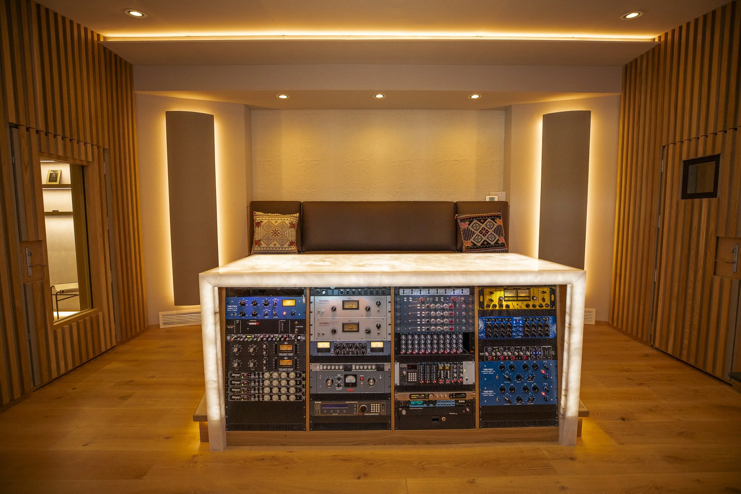 Control Room & Lounge