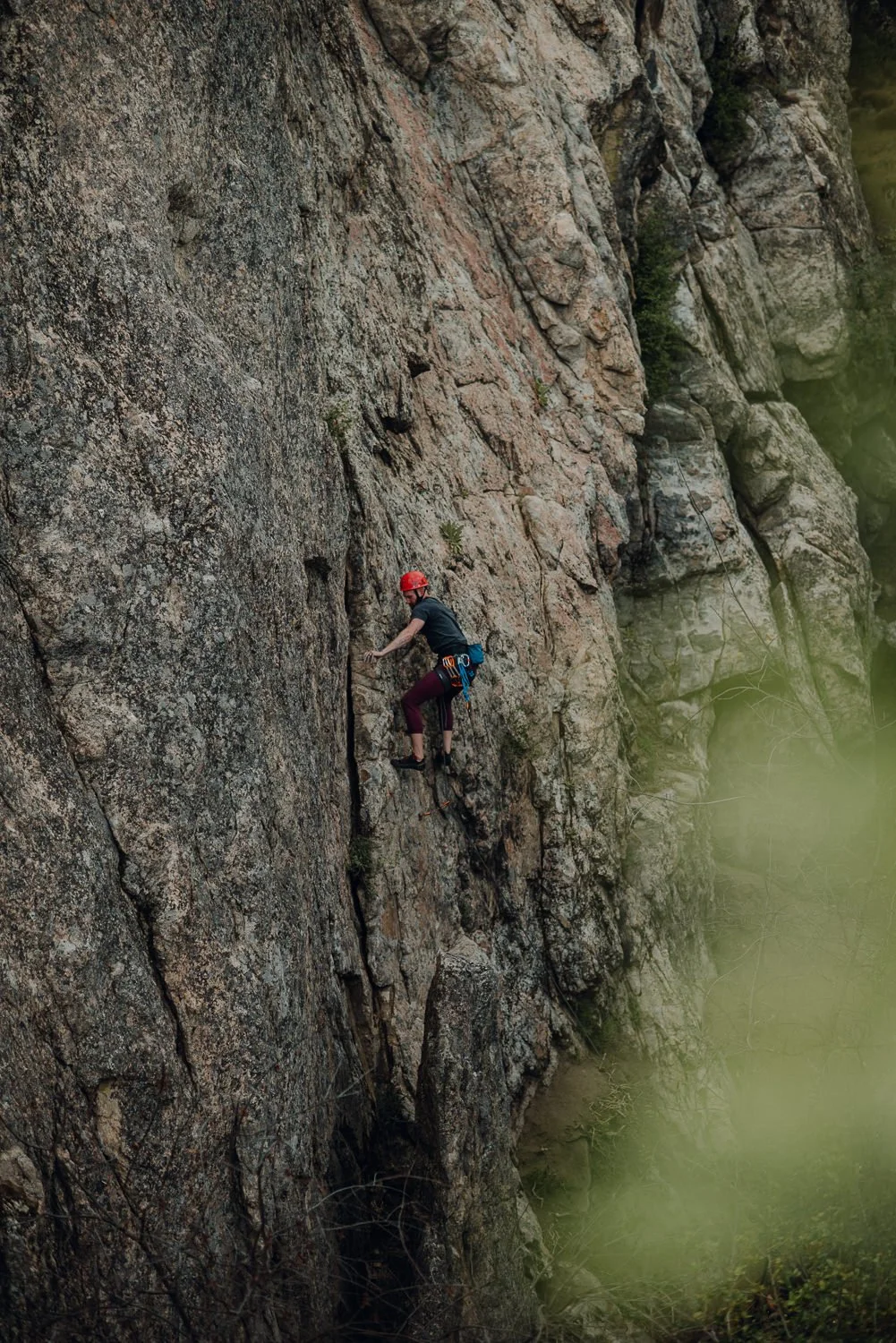 Professional adventure photography in Spokane, Washington - lifestyle portrait rock climbing