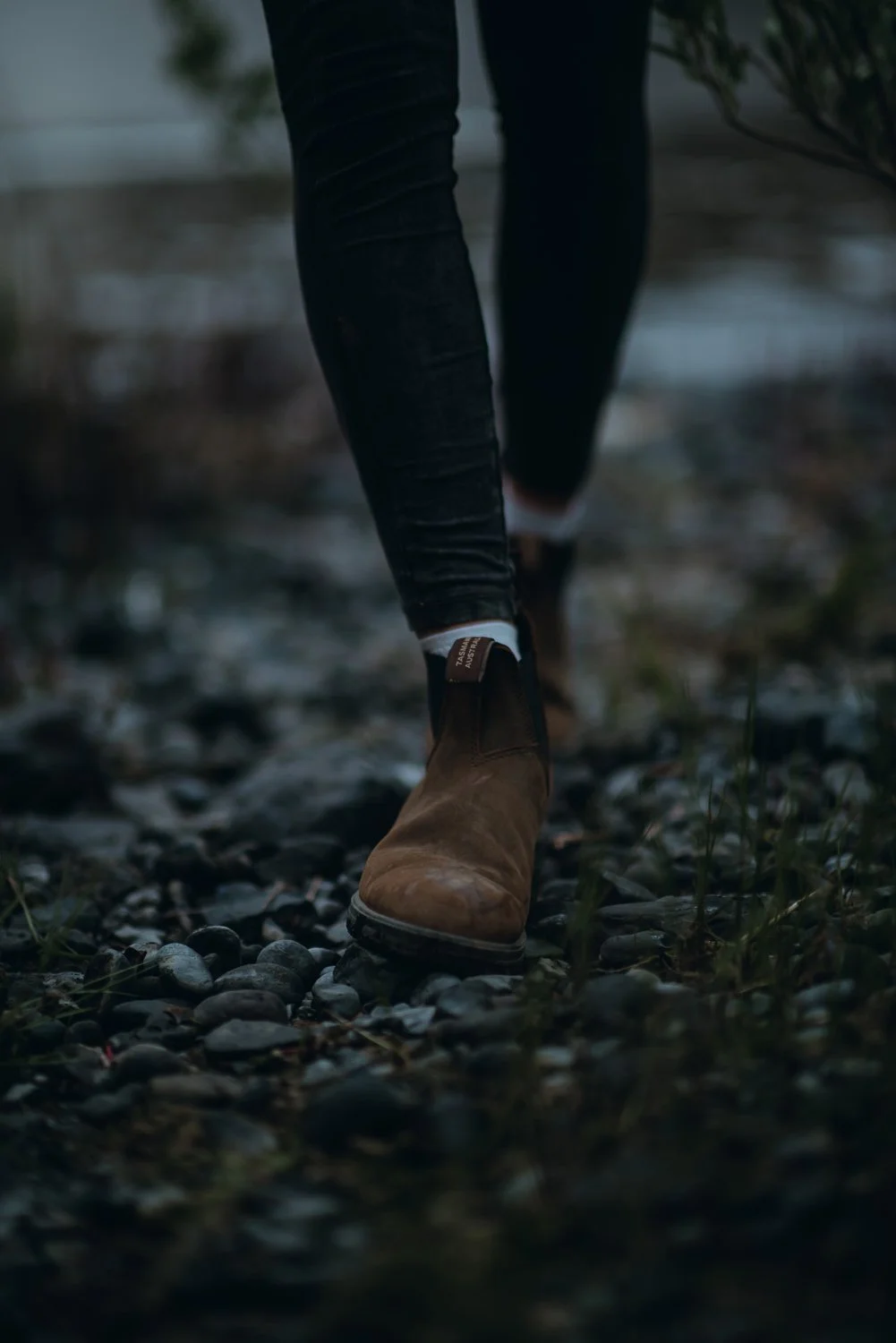 Professional adventure photography in Spokane, Washington - lifestyle portrait hiking Palouse Falls - Washington best photo locations